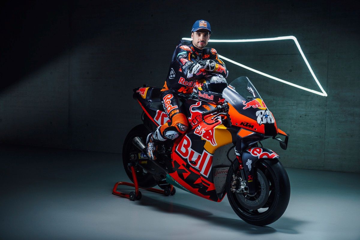 KTM RC16 Factory Red Bull MotoGP 2022 Brad Binder Miguel Oliveira 52