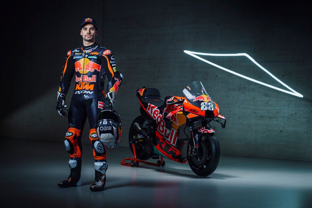 KTM RC16 Factory Red Bull MotoGP 2022 Brad Binder Miguel Oliveira 58