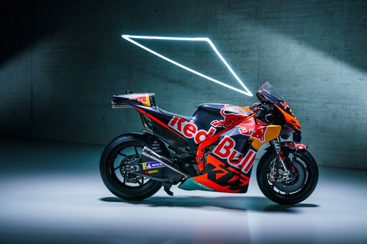 KTM RC16 Factory Red Bull MotoGP 2022 Brad Binder Miguel Oliveira 69