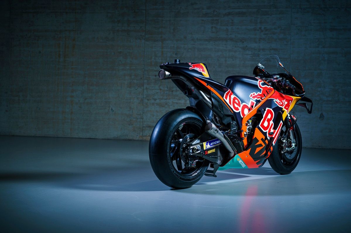 KTM RC16 Factory Red Bull MotoGP 2022 Brad Binder Miguel Oliveira 82