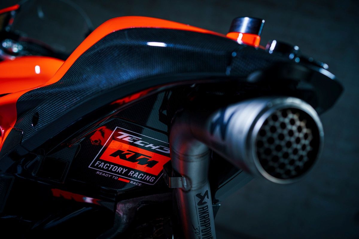 KTM RC16 Factory Tech3 MotoGP 2022 Remy Gardner Raúl Fernández 01