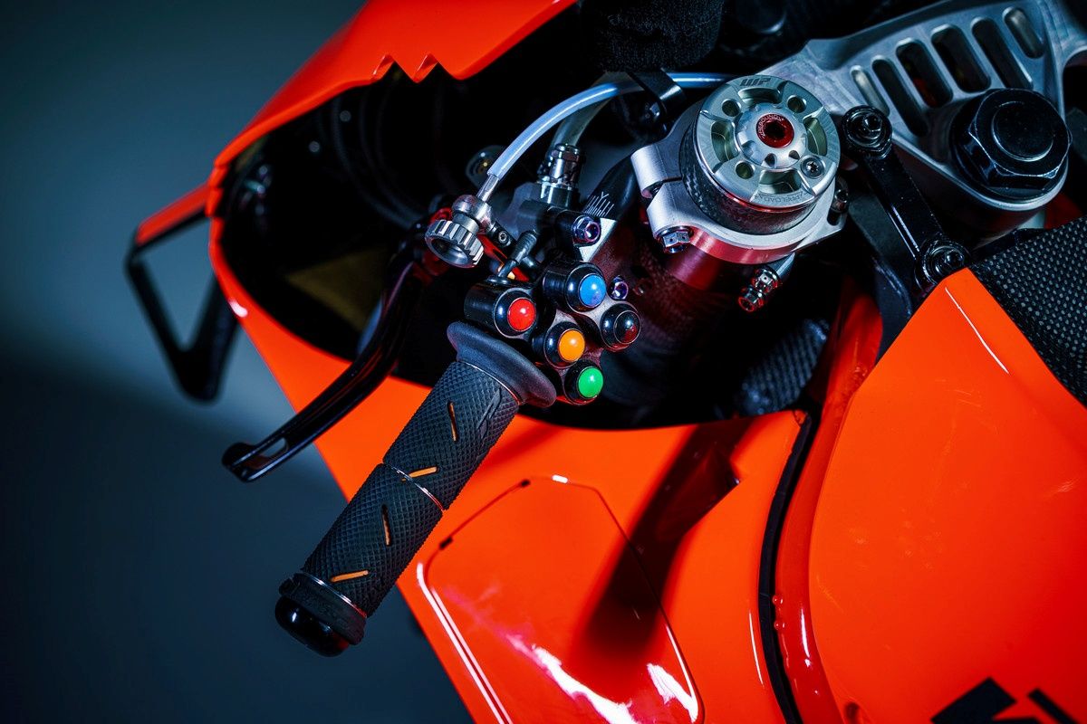 KTM RC16 Factory Tech3 MotoGP 2022 Remy Gardner Raúl Fernández 02