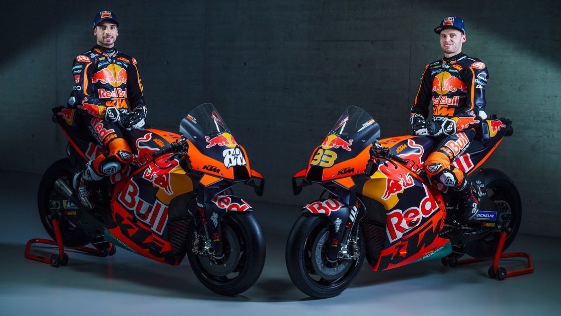 Las KTM RC16 del Factory Red Bull que llevarán en MotoGP 2022 Brad Binder Miguel Oliveira