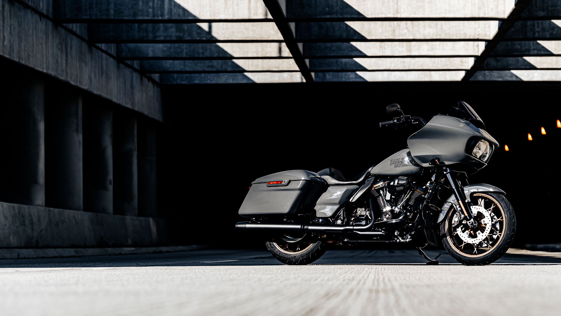 Harley Davidson fltrxst road glide 2022 02