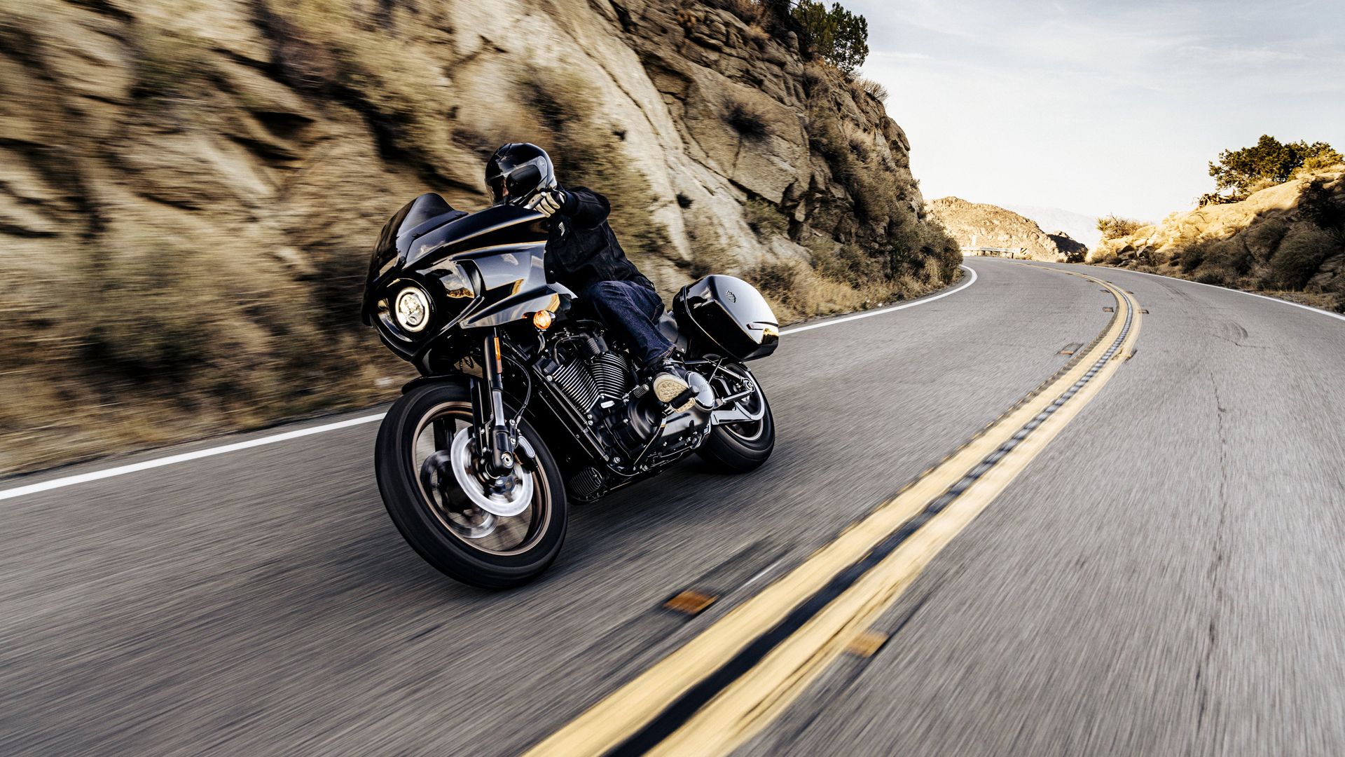 Harley Davidson fxlrst low rider st 02