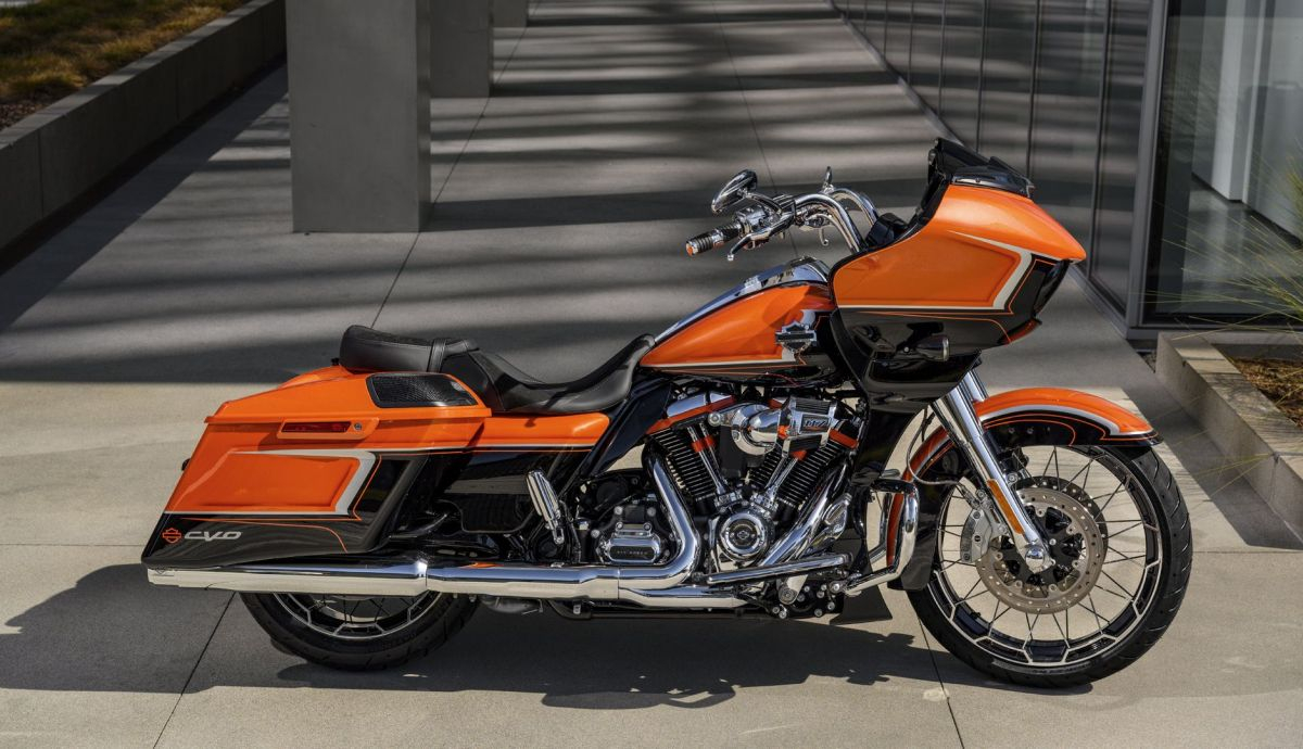 Harley Davidson fltrxse cvo road glide 2022