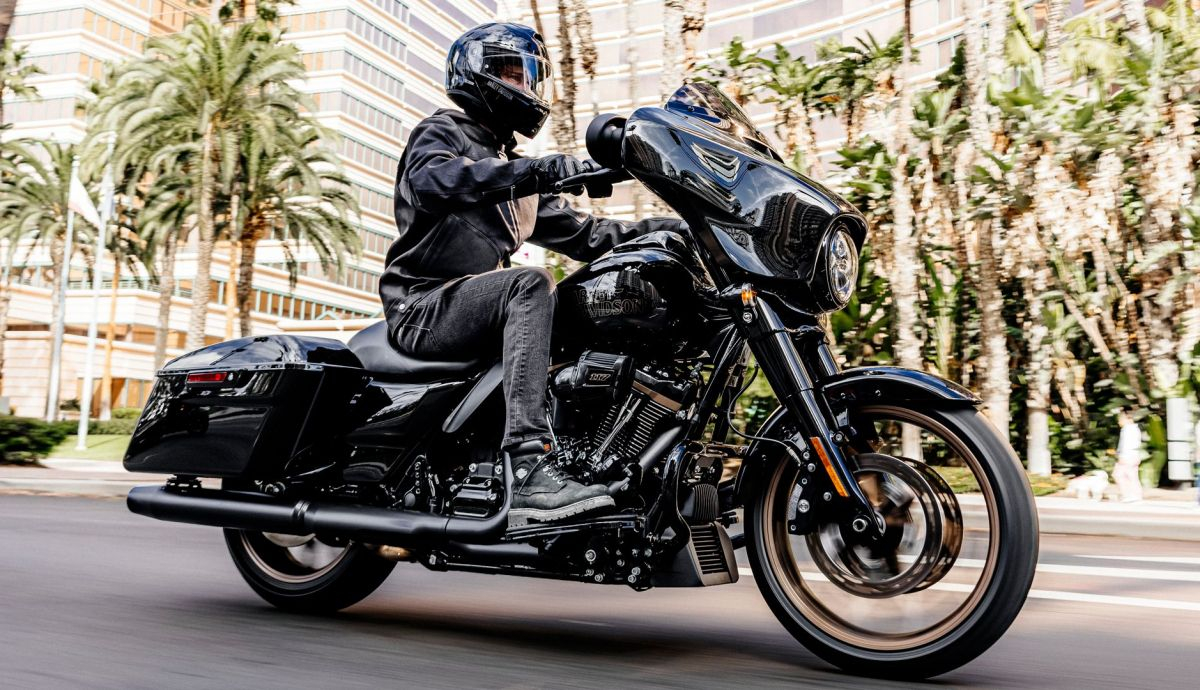 Harley Davidson flhxst street glide st 2022