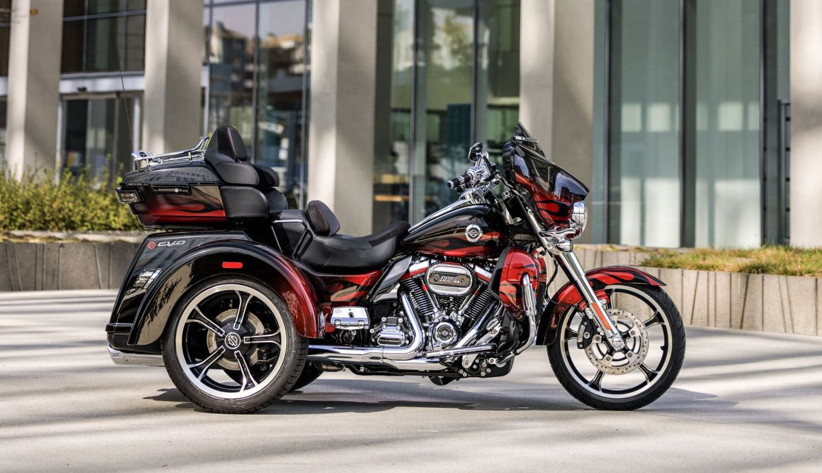 Harley Davidson CVO Tri Glide 2022