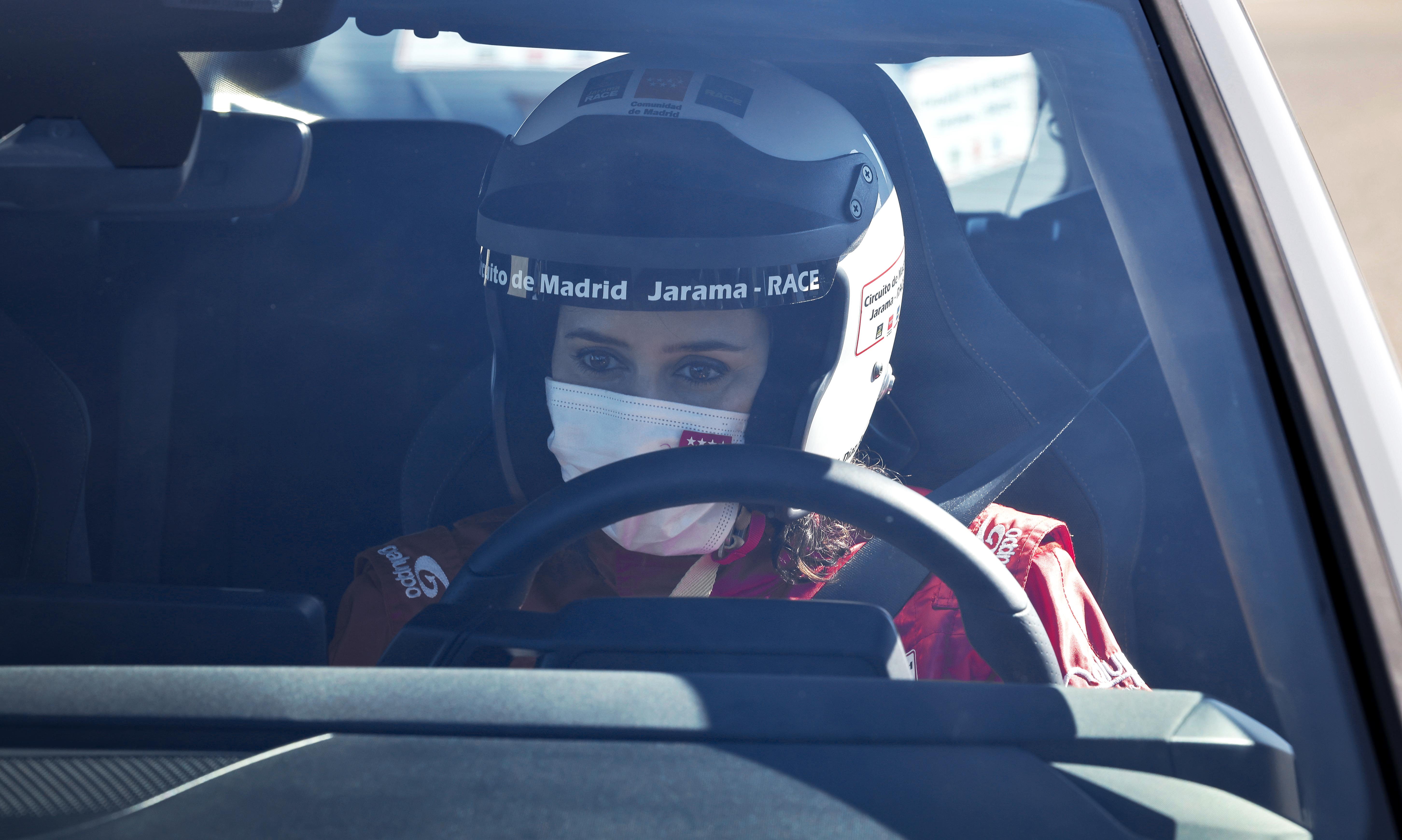 Isabel Díaz Ayuso en el Circuito de Madrid Jarama-RACE