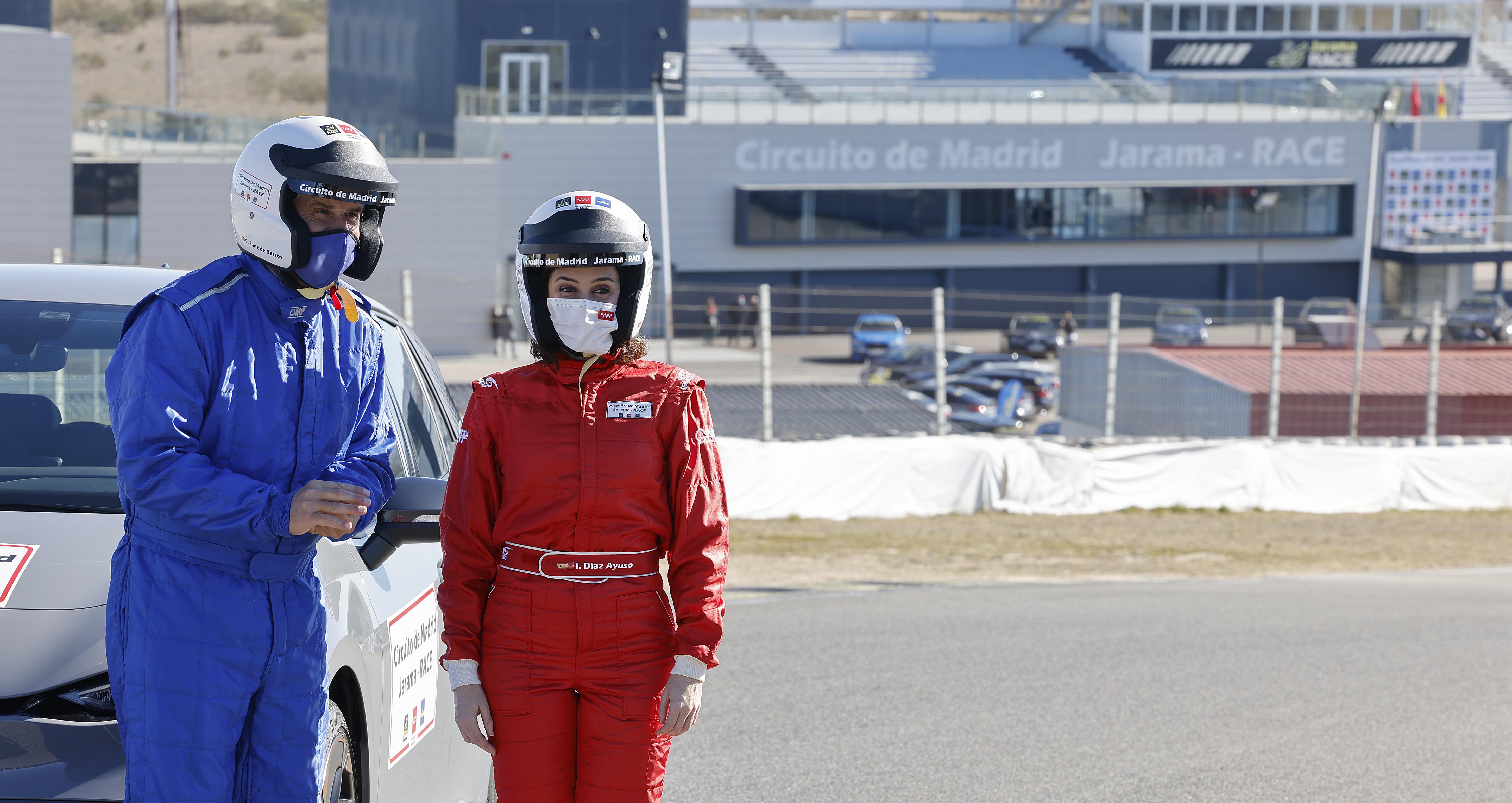 Isabel Díaz Ayuso en el Circuito de Madrid Jarama-RACE