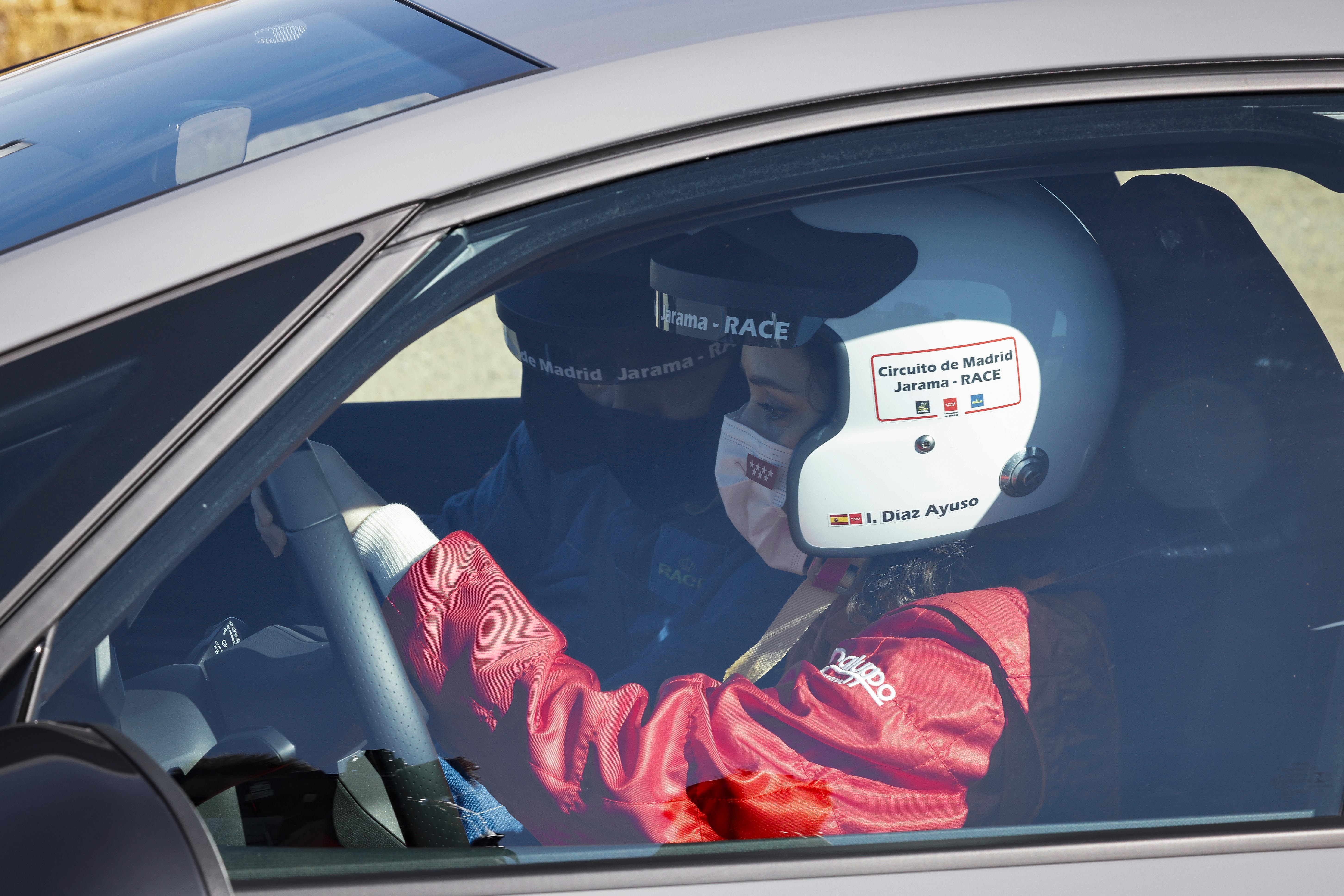 Isabel Díaz Ayuso en el Circuito de Madrid Jarama-RACE