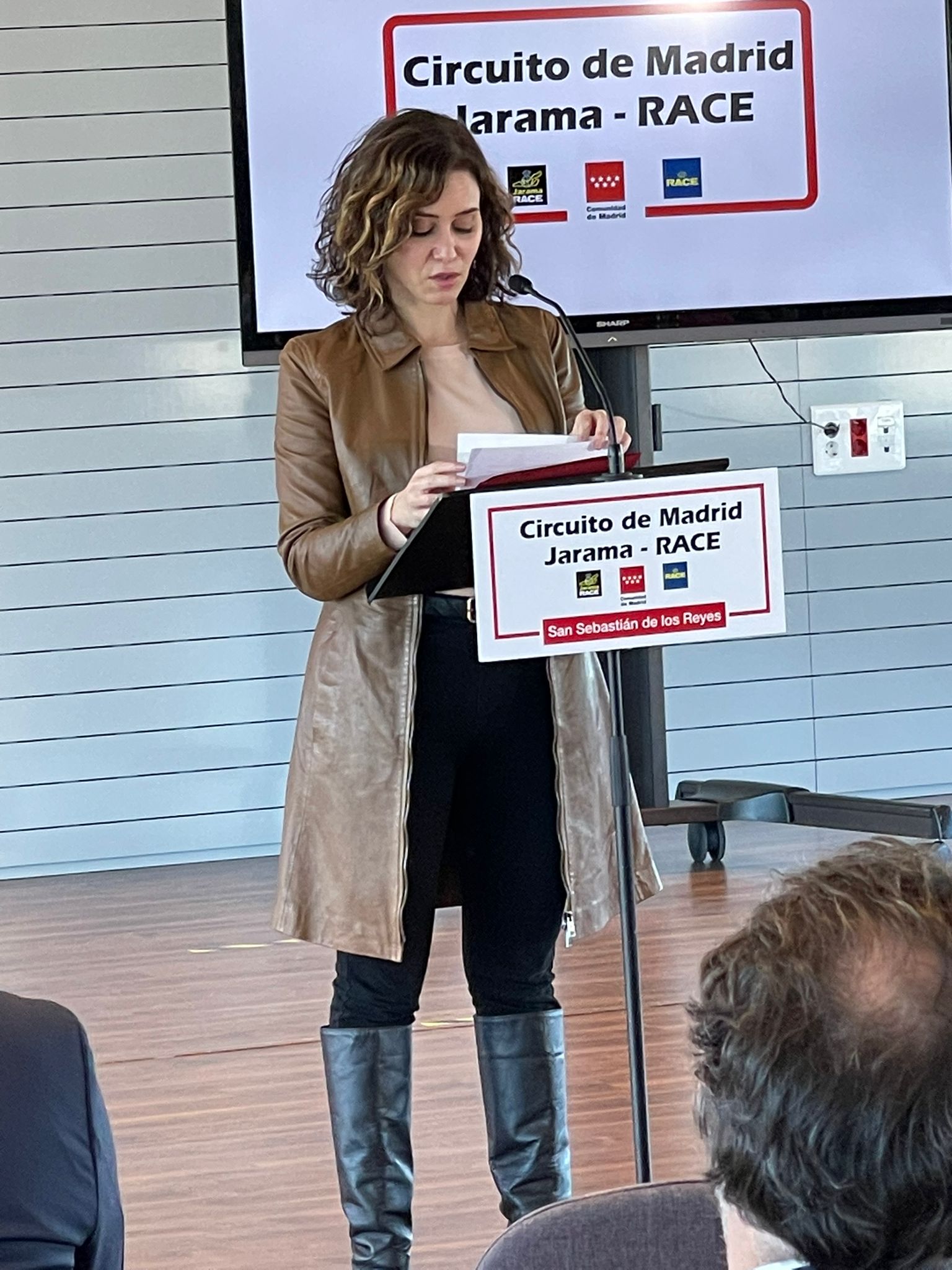 Isabel Díaz Ayuso en el Circuito de Madrid Jarama-RACE