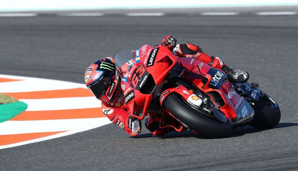 Pecco Bagnaia, subcampeón de la temporada de MotoGP 2021. Fuente: Gold & Goose Pecco Bagnaia, subcampeón de la temporada de MotoGP 2021. Fuente: Gold & Goose