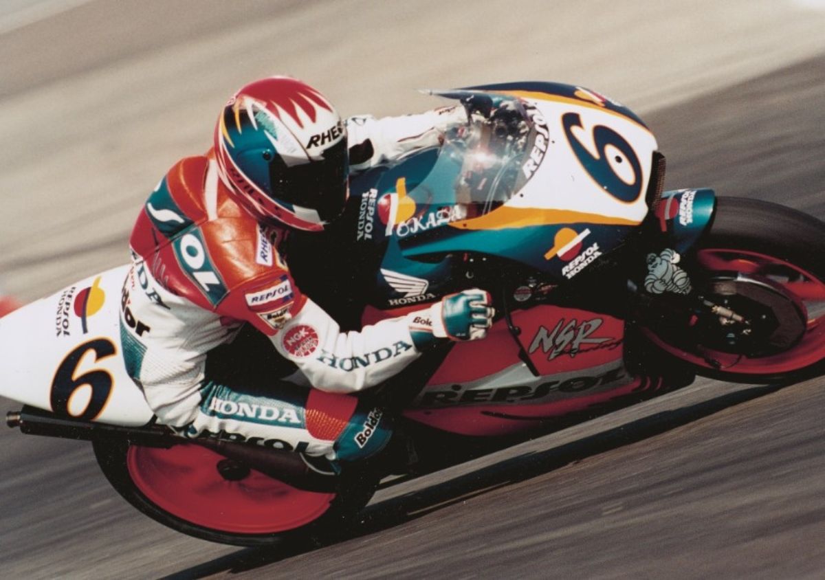 Imagen de Roberto Locatelli subido a su moto / Credit: Maurice Büla © FIM