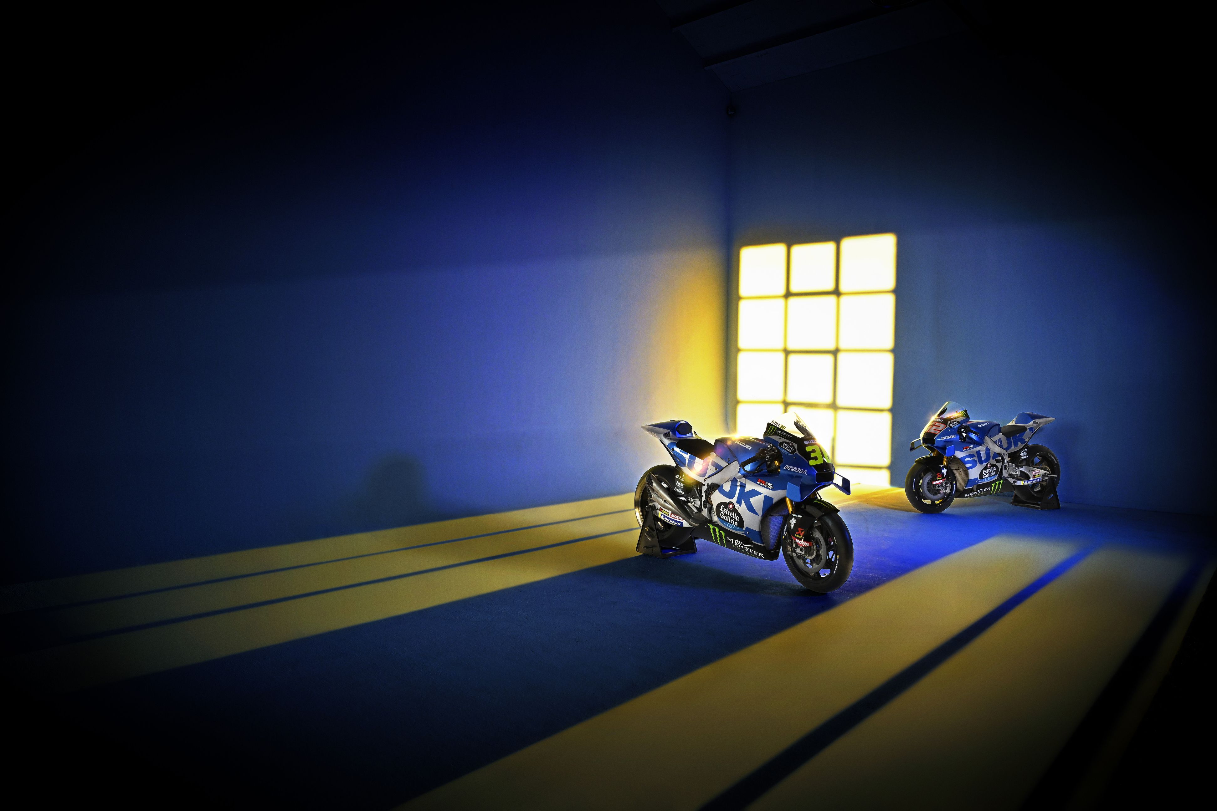 Suzuki GSX RR Ecstar MotoGP 2022 Joan Mir Alex Rins 54