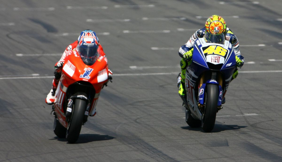 Casey Stoner y Valentino Rossi emparejados en Laguna Seca 2008 Casey Stoner y Valentino Rossi emparejados en Laguna Seca 2008