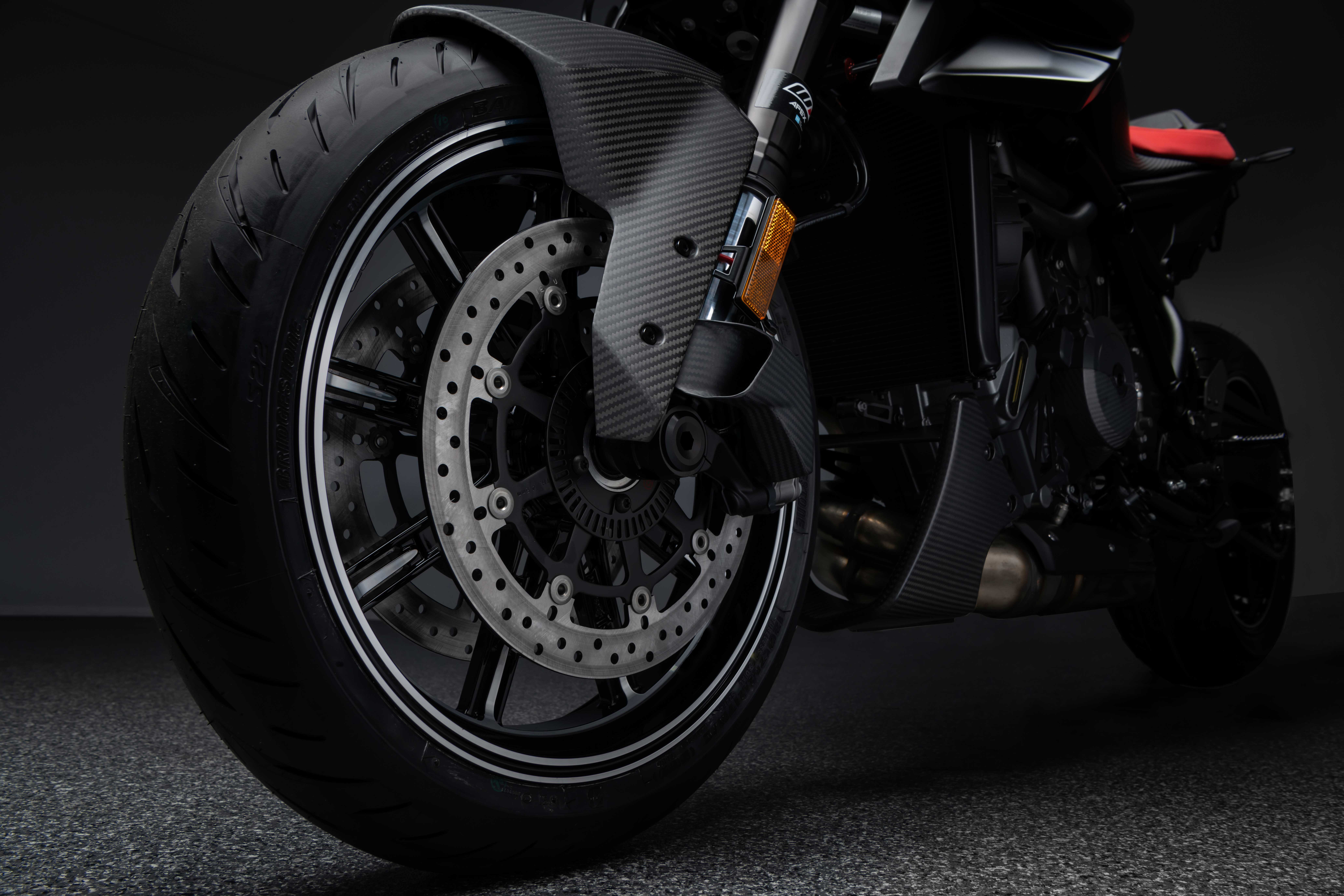 BRABUS 1300 R signature black studio (9)