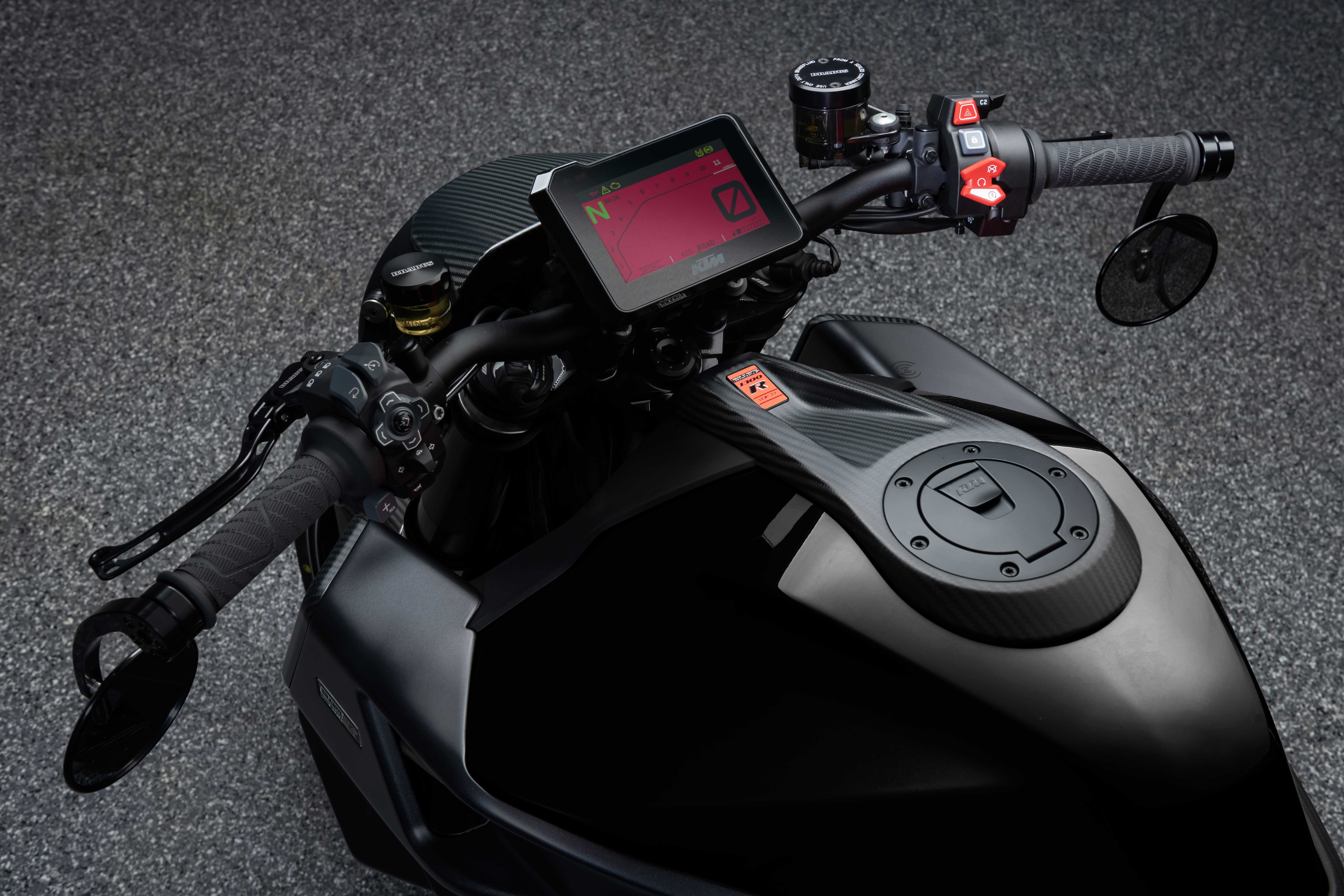 BRABUS 1300 R signature black studio (14)