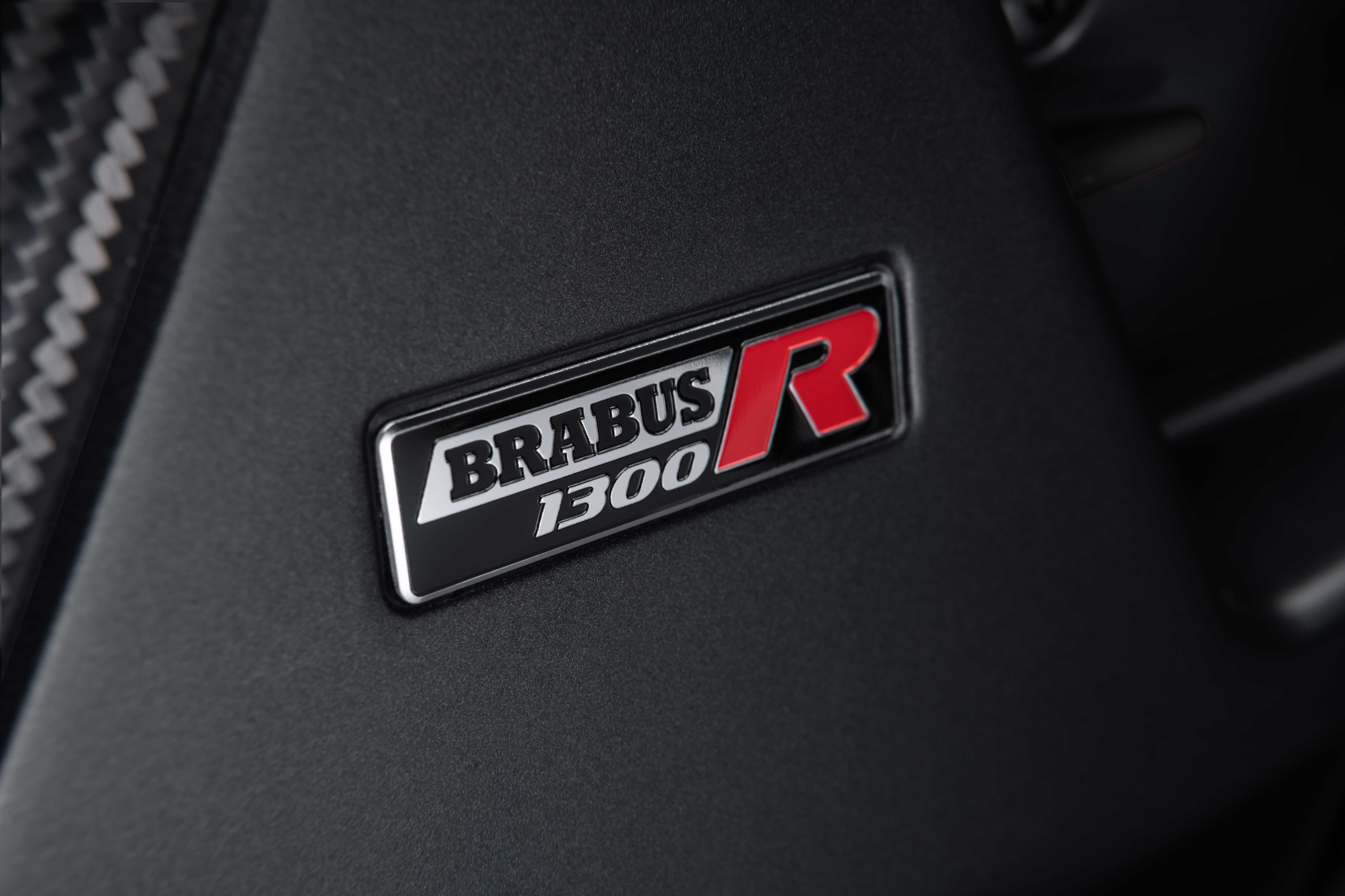 BRABUS 1300 R signature black studio (16)