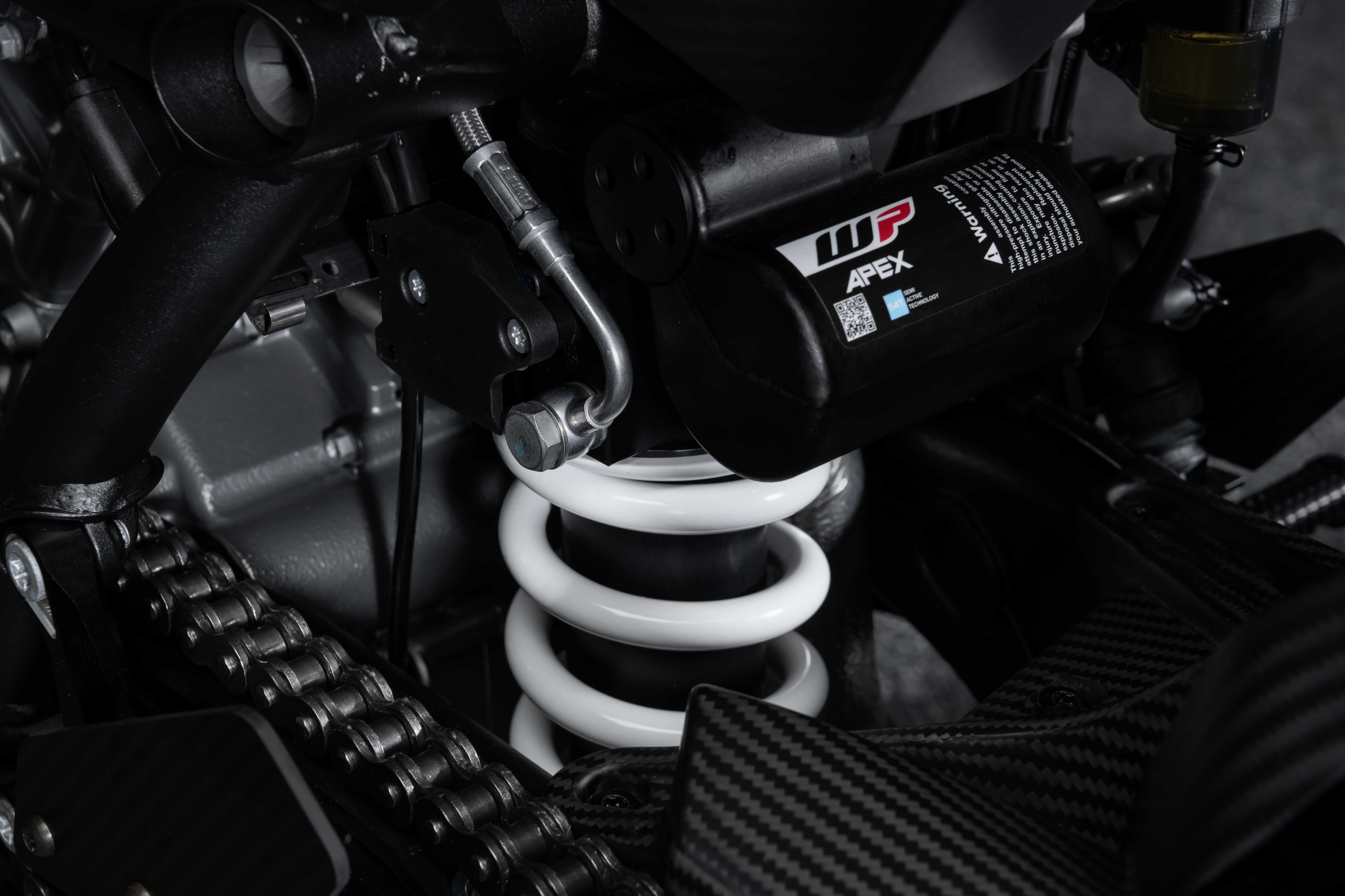 BRABUS 1300 R studio (7)