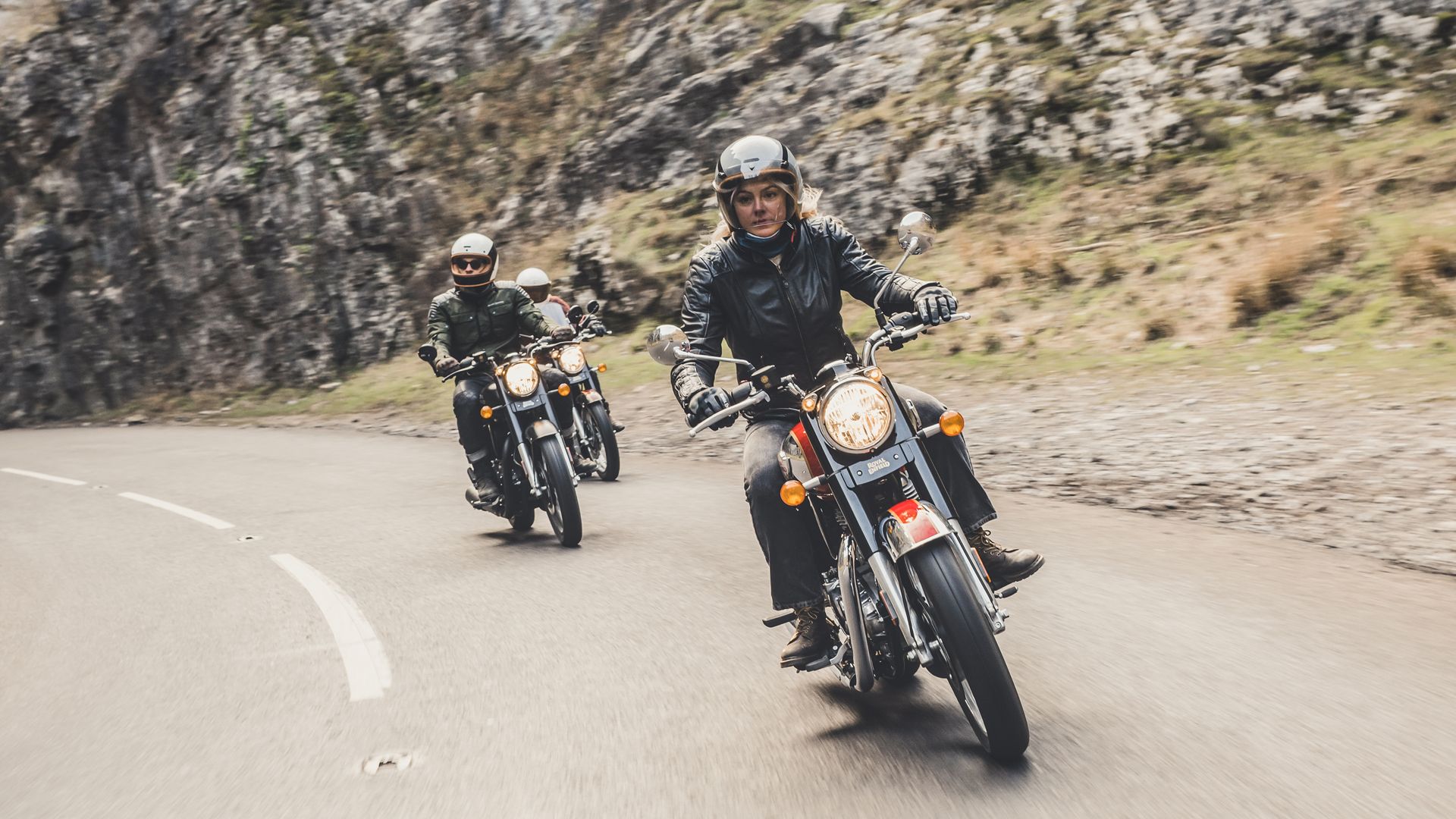 oyal Enfield Classic 350 2022 Accion (2)
