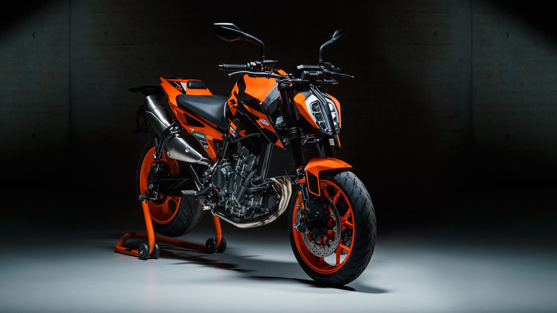 KTM 890 Duke GP 2022 01