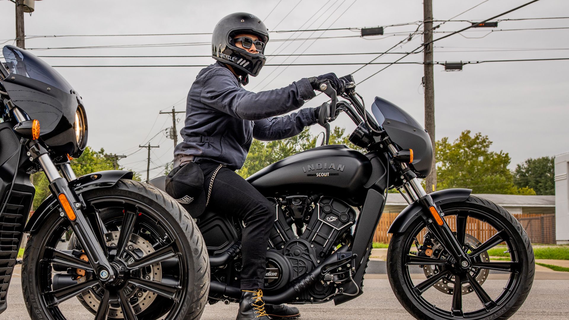 Indian Scout Rouge 2022 Ambiente (5)