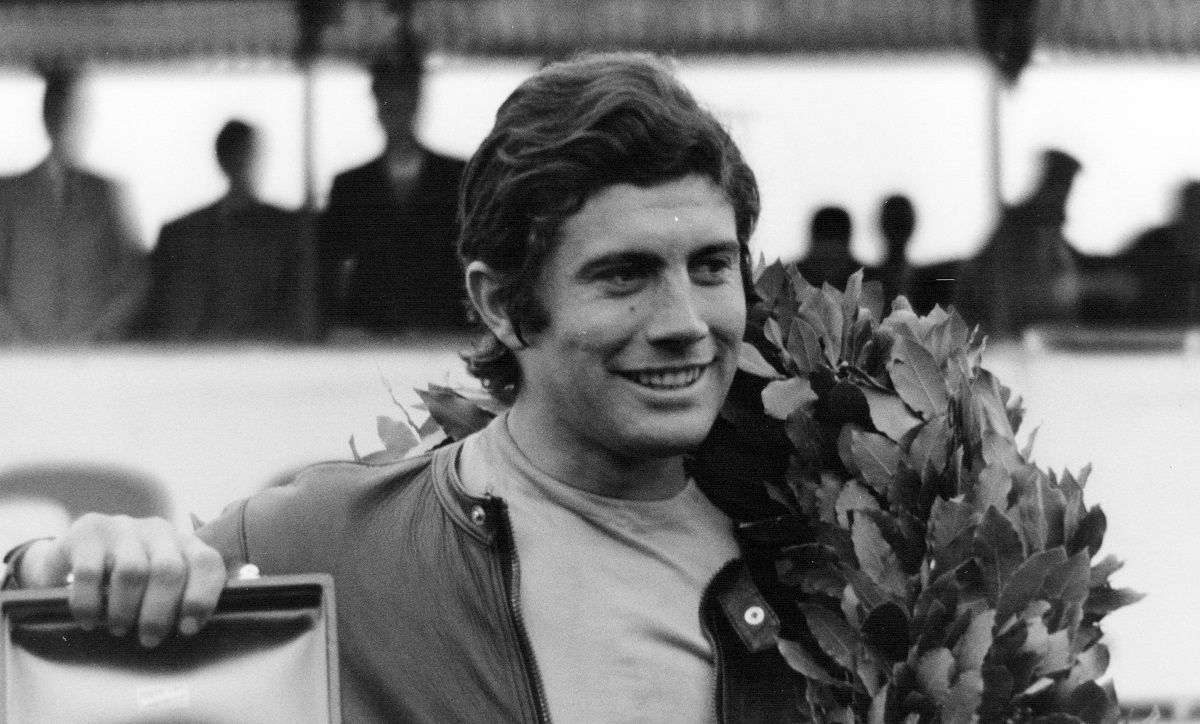 Giacomo Agostini celebrando sus primeros ocho títulos mundiales con MV Agusta en 350 y 500 cc. Fuente: Maurice Büla © FIM
