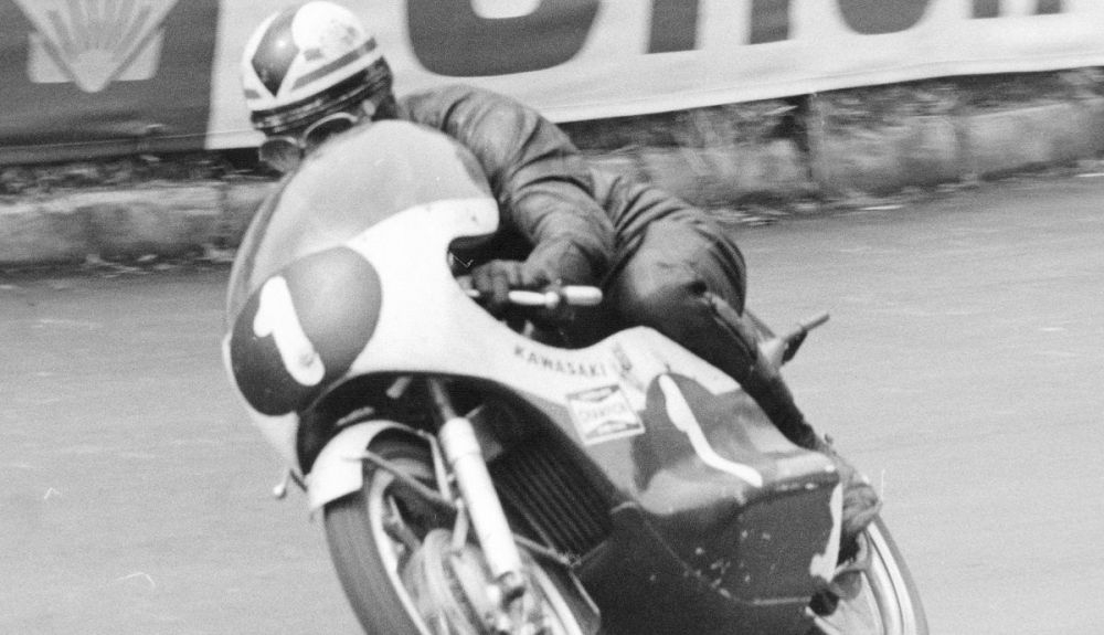 Dave Simmonds en el GP de las Naciones de 1969 disputado en el circuito de Imola. Credit: Maurice Büla © FIM Dave Simmonds en el GP de las Naciones de 1969 disputado en el circuito de Imola. Credit: Maurice Büla © FIM