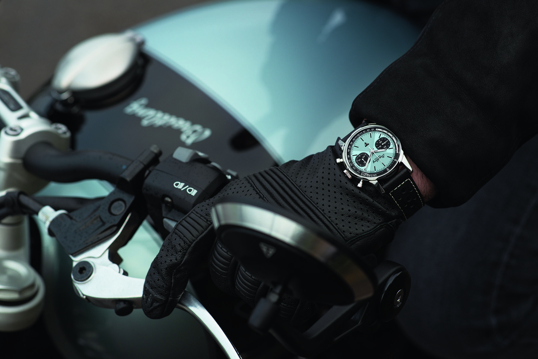 Fotos Triumph y Breitling arrancan su colaboración lanzando dos exclusivas piezas de coleccionista 