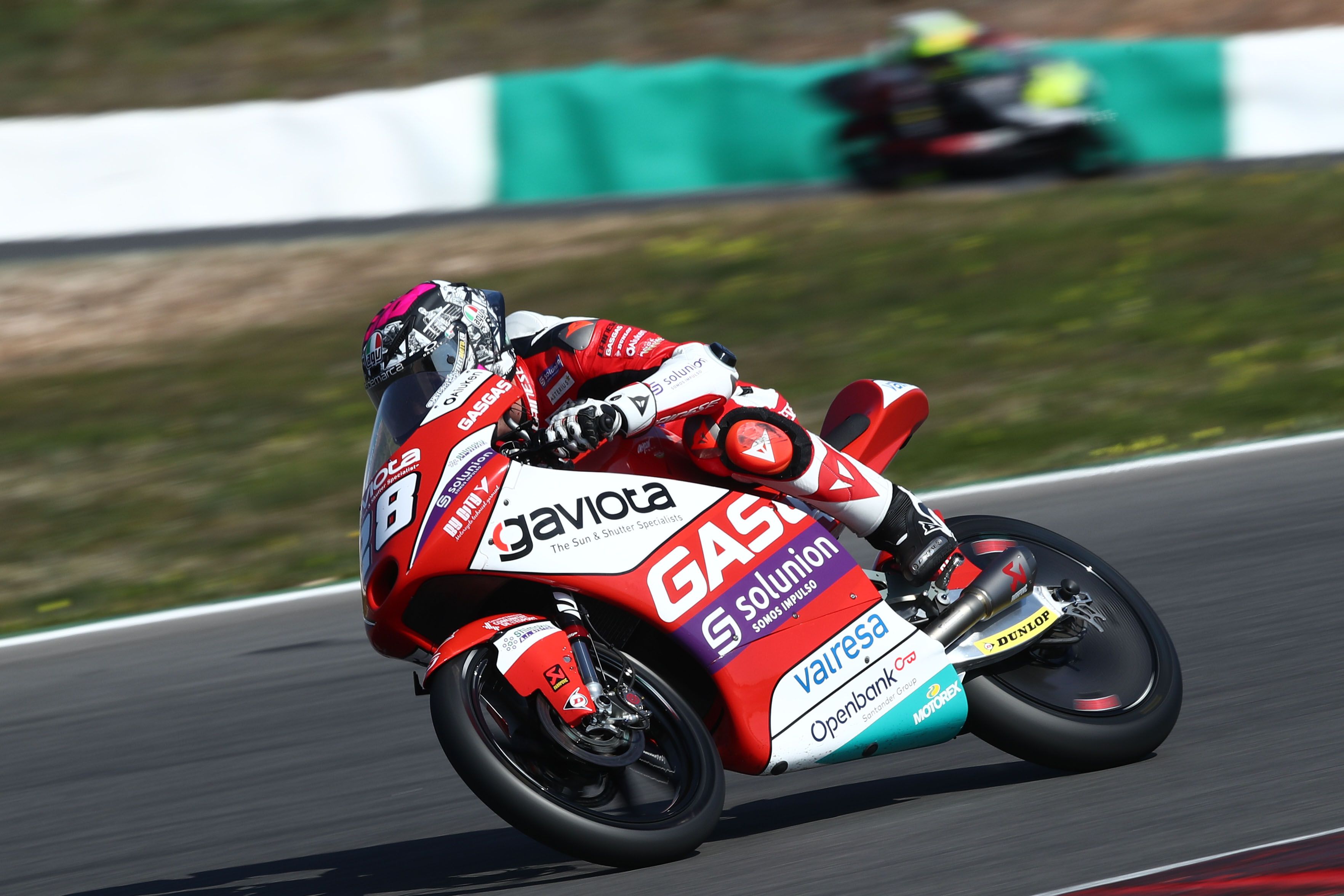 Izan Guevara logra la primera pole de su carrera y la primera de 2022