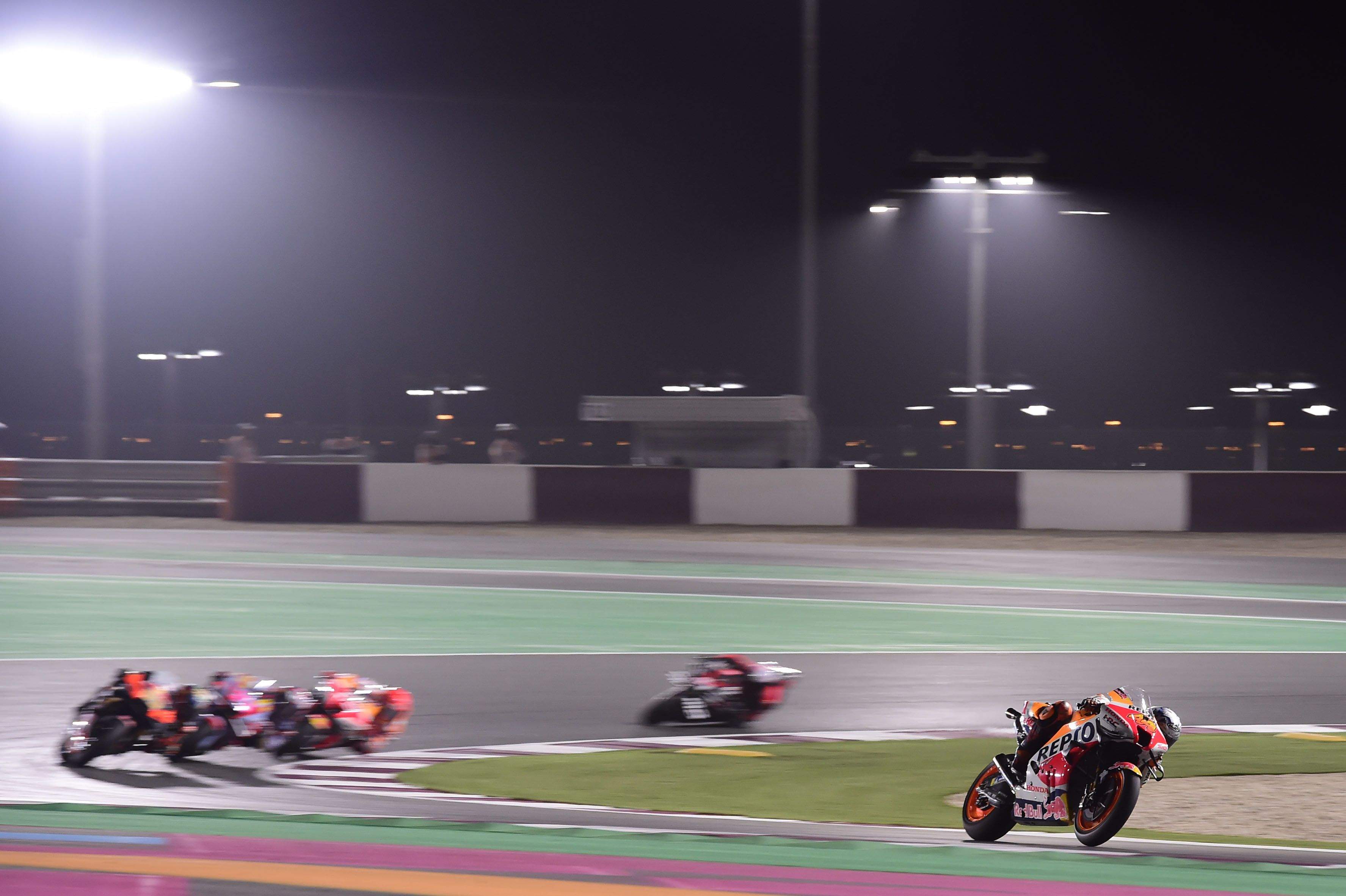 Pol Espargaró abre hueco para irse en solitario