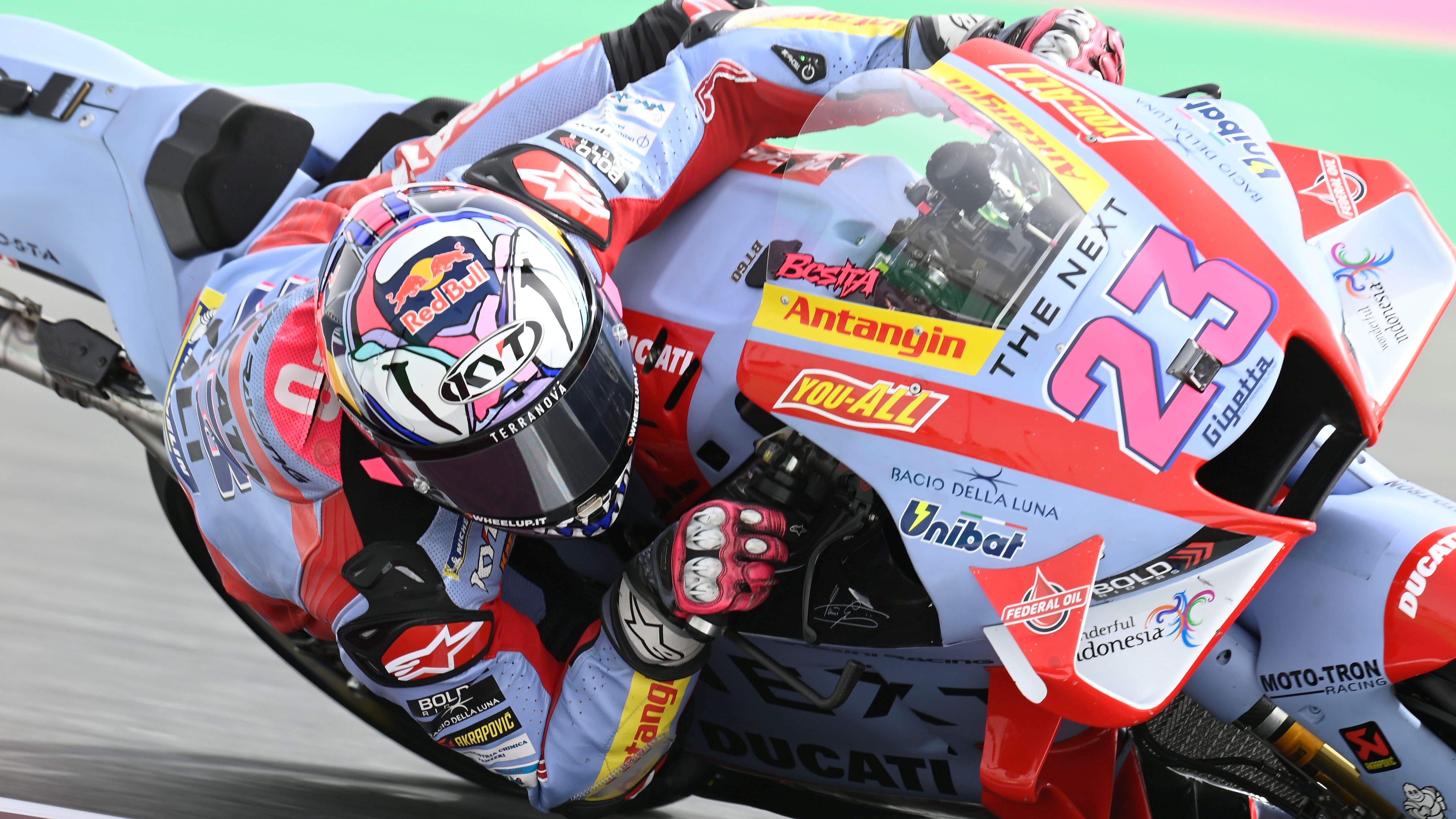 Bburago 1:18 - Ducati Desmosedici GP23 Moto GP #23 Di Enea Bastianini: Modello In Metallo Pressofuso Con Parti In Plastica, Dettagliato E Da Collezione
