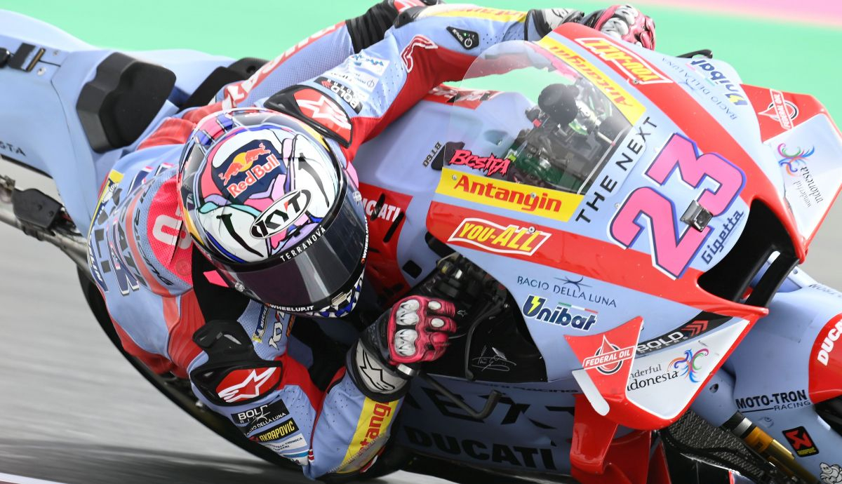 Enea Bastianini logró su primera victoria en MotoGP en Qatar 2022 con la Ducati Desmosedici GP21 Enea Bastianini logró su primera victoria en MotoGP en Qatar 2022 con la Ducati Desmosedici GP21