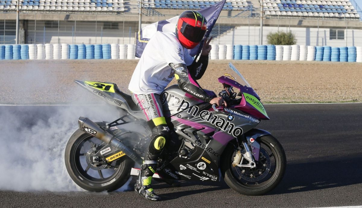 Carmelo Morales, 2017, campeón RFME CEV Superstock 1000 Carmelo Morales, 2017, campeón RFME CEV Superstock 1000