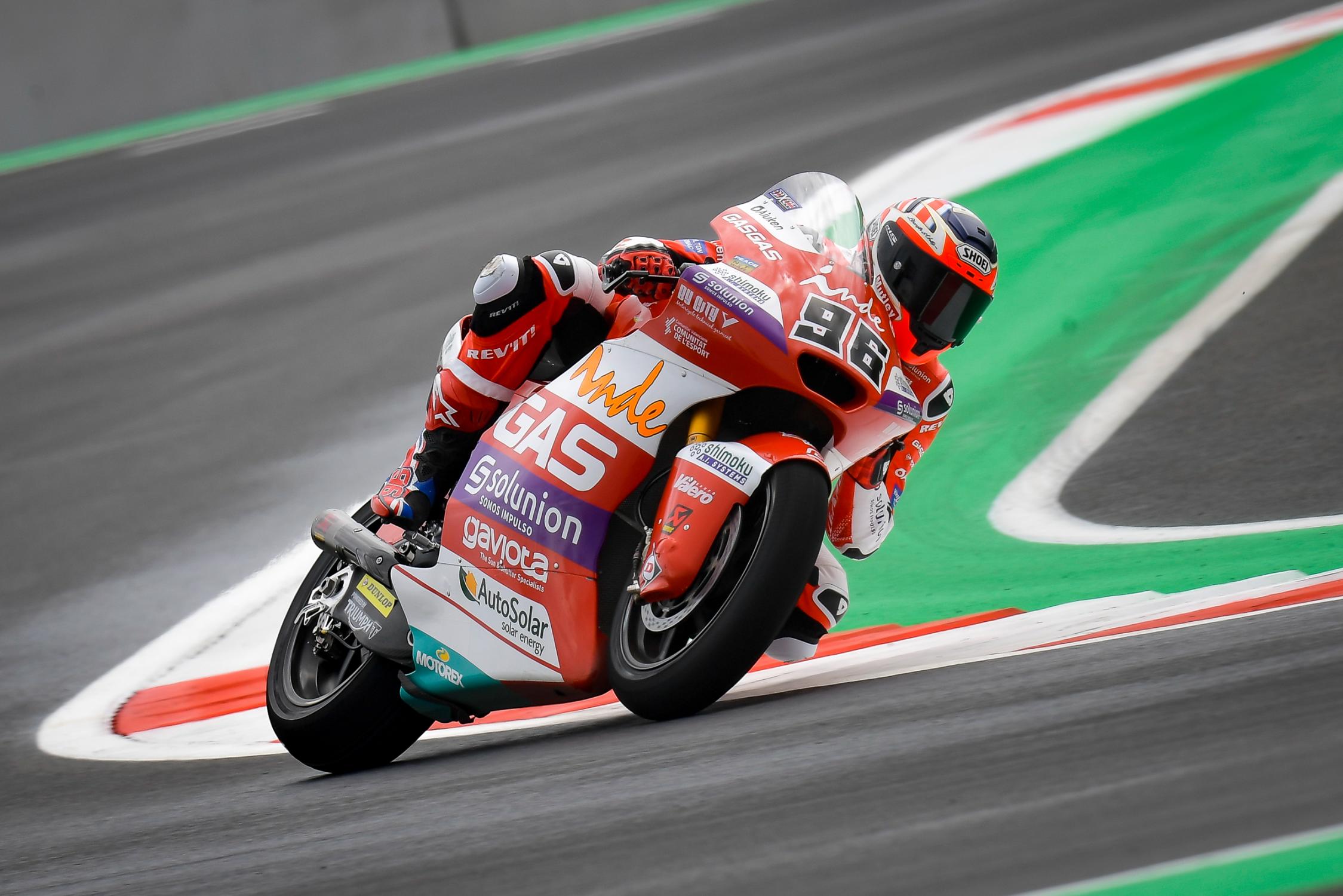 Jake Dixon al frente de Moto2 en los primeros entrenamientos libres.