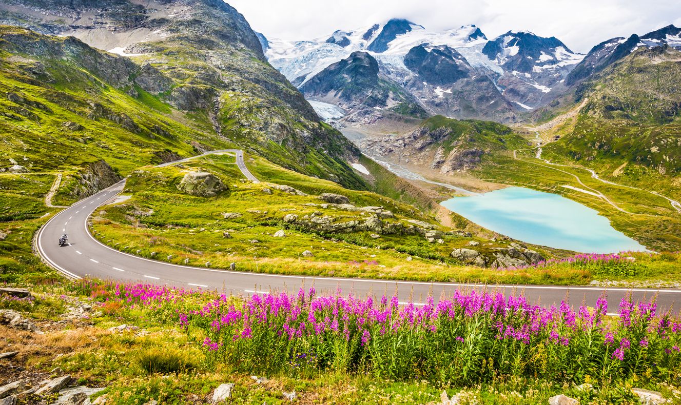 Suiza prohibió las carreras de motos durante décadas. Fuente: iStock/bluejayphoto