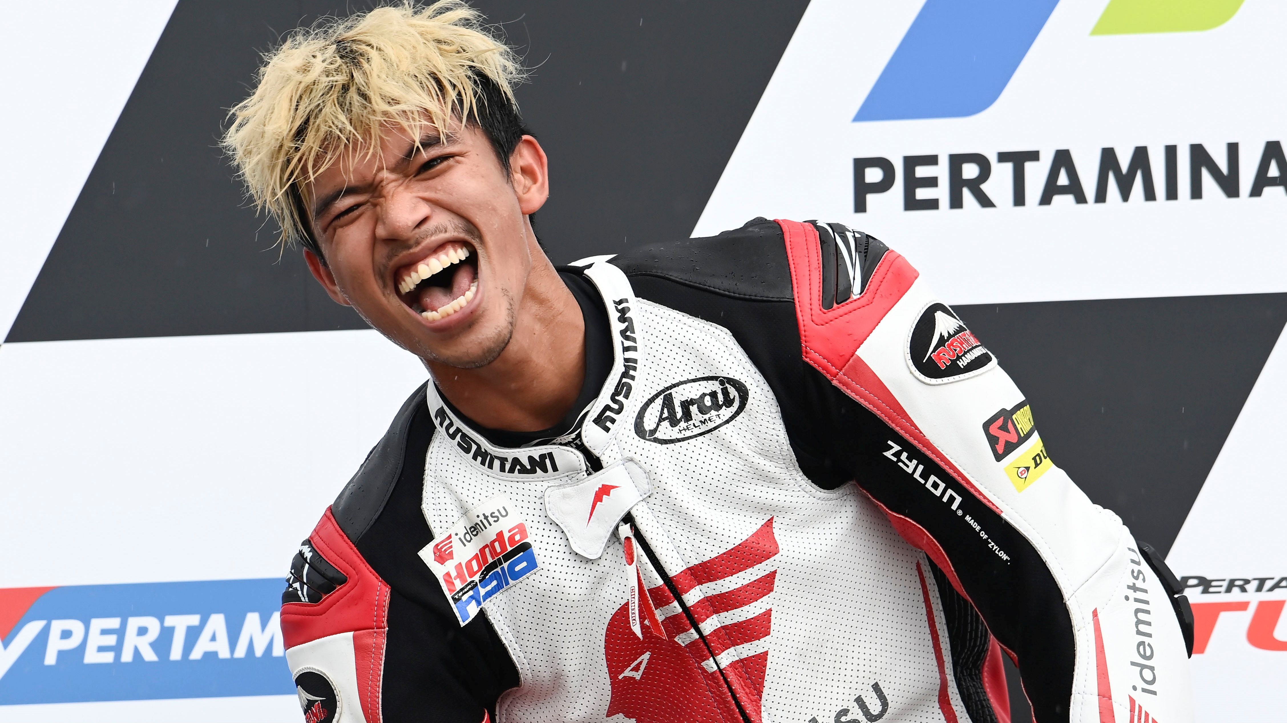 Somkiat Chantra celebra su victoria, un rayo de esperanza para Asia en el Mundial