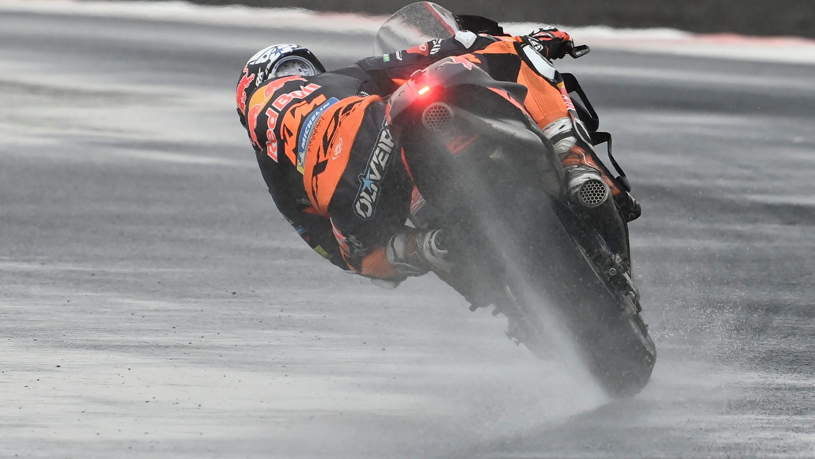 Miguel Oliveira se exhibió en la lluvia de Indonesia para lograr su cuatro triunfo en MotoGP