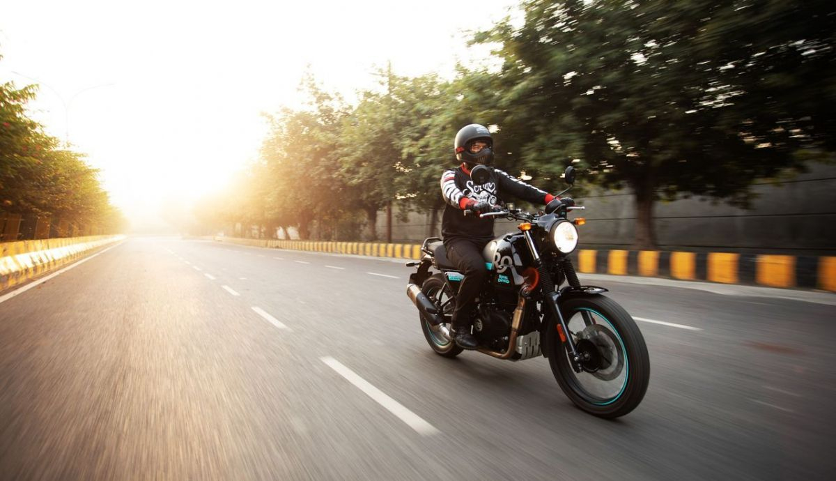 Royal Enfield Scram 411 acción 5 Royal Enfield Scram 411 acción 5