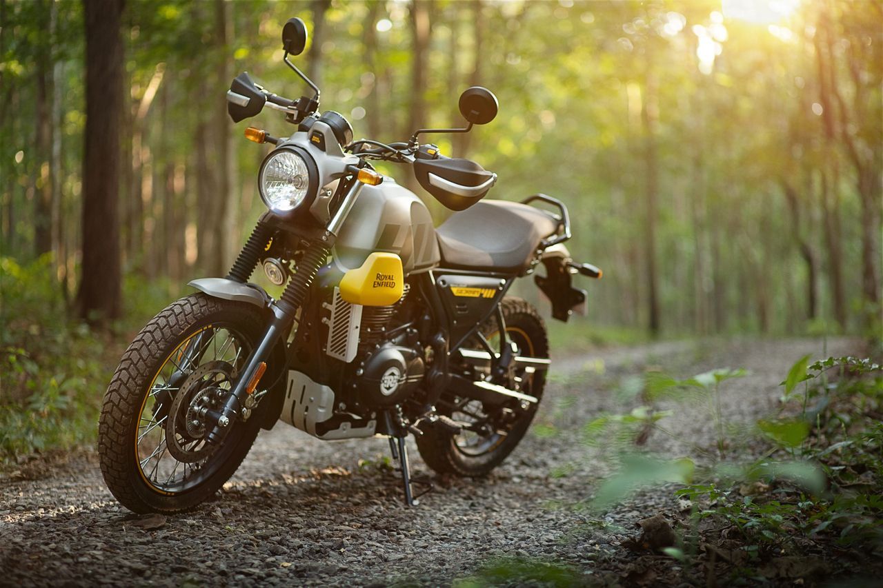 Royal Enfield Scram 411 acción 4