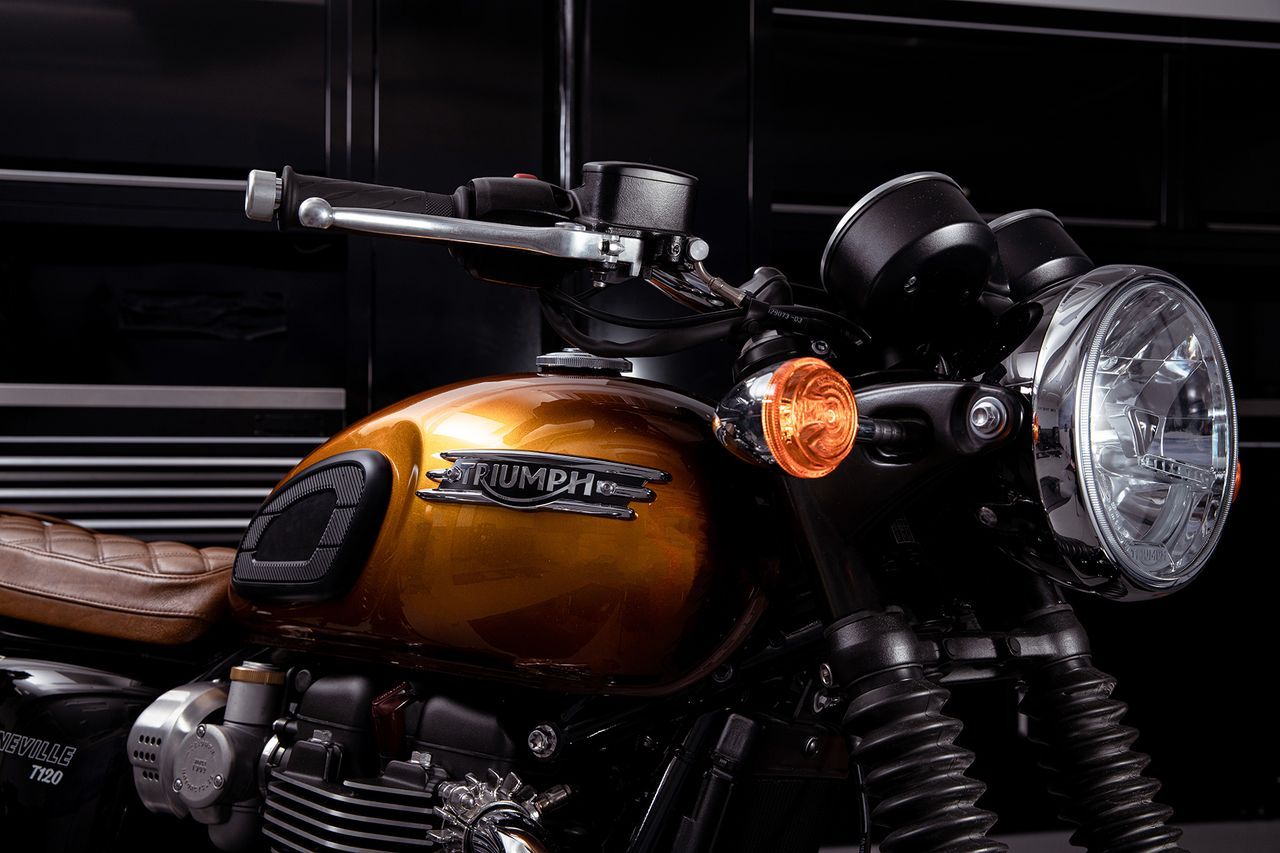 Triumph Bonneville Gibson 7
