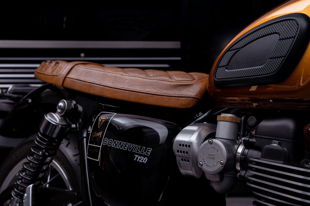 Triumph Bonneville Gibson 13
