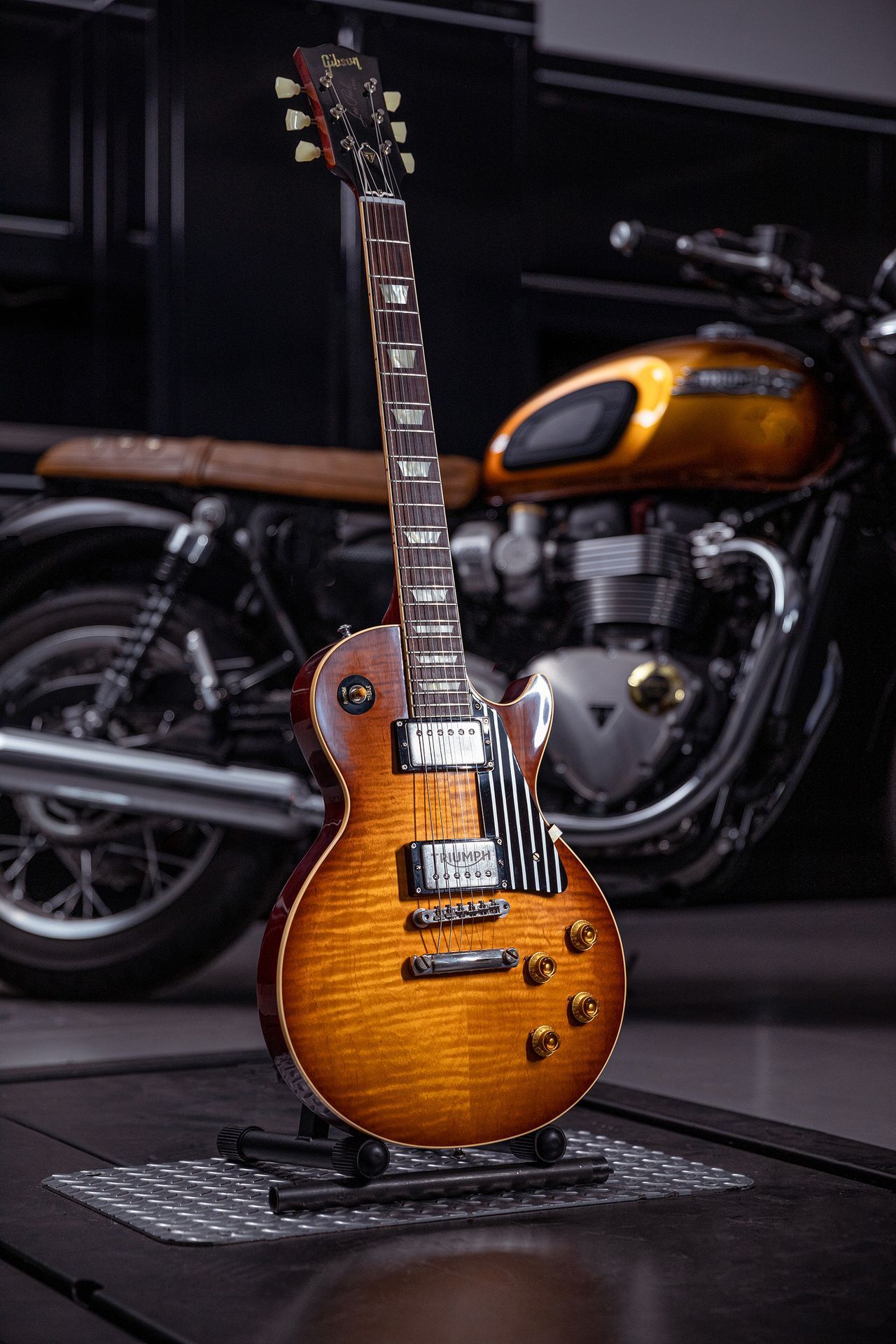 Triumph Bonneville Gibson 18