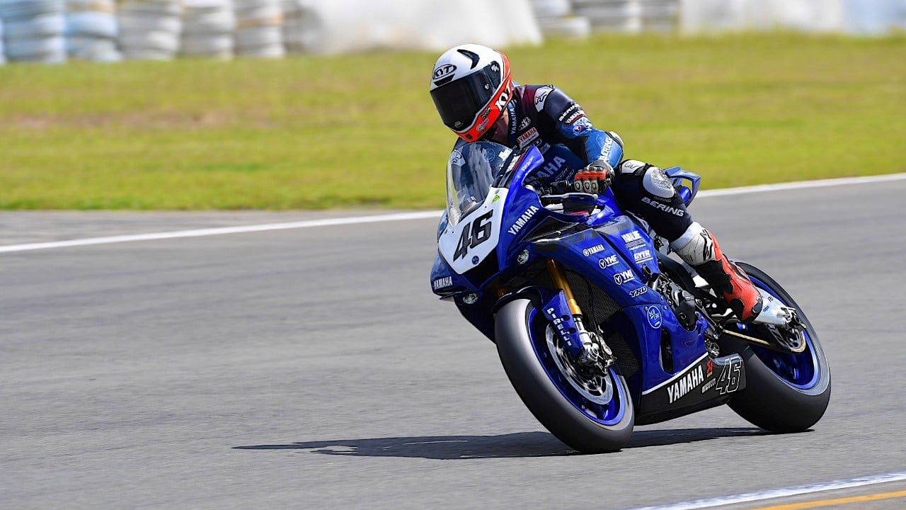 Mike Jones es el nuevo líder del ASBK tras el doblete en Queensland