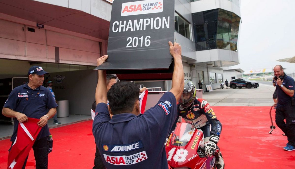 Somkiat Chantra llega al parque cerrado como campeón de la Asia Talent Cup 2016 Somkiat Chantra llega al parque cerrado como campeón de la Asia Talent Cup 2016