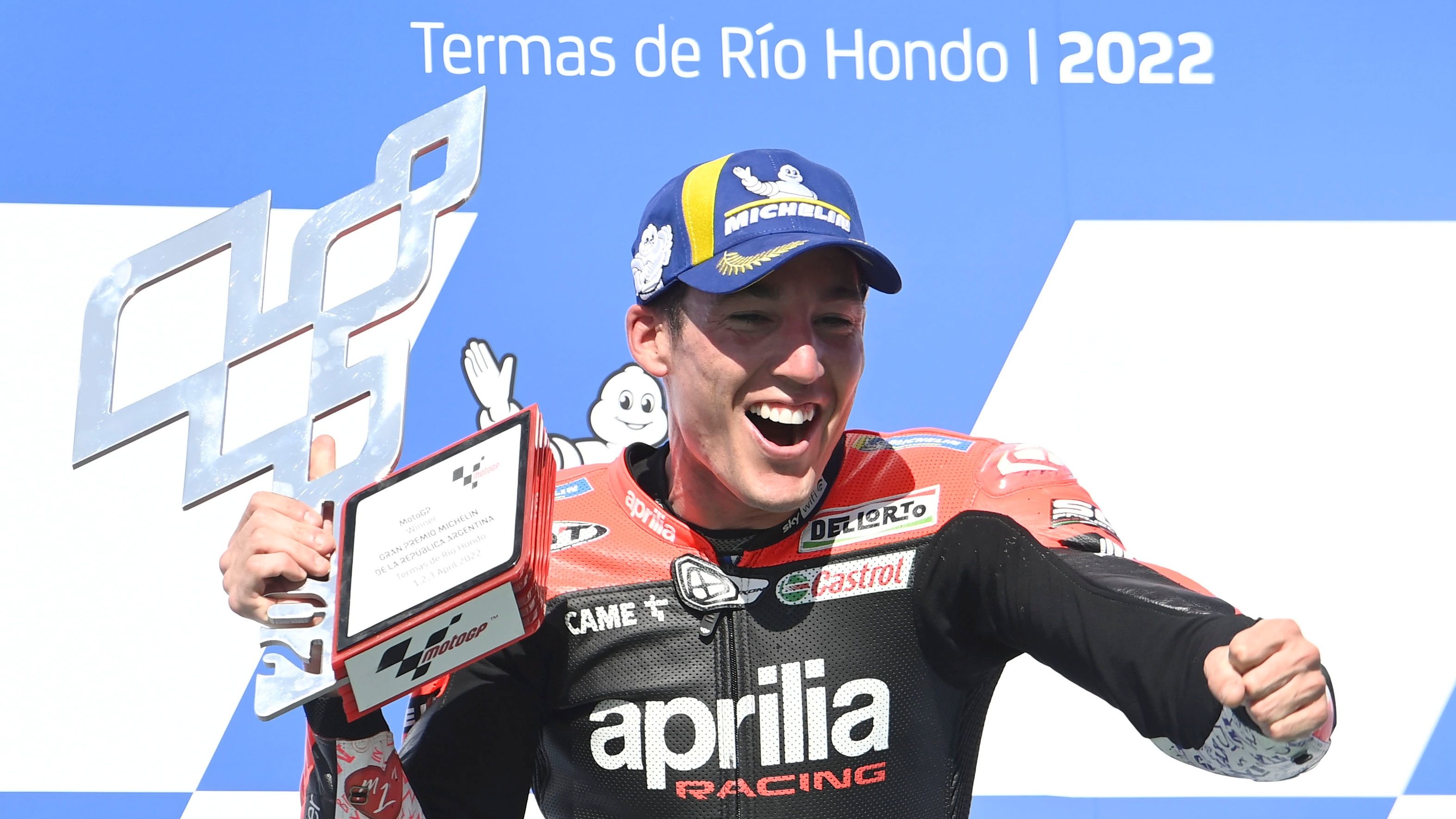 Aleix Espargaró festeja la victoria en Argentina que le coloca líder de MotoGP 2022