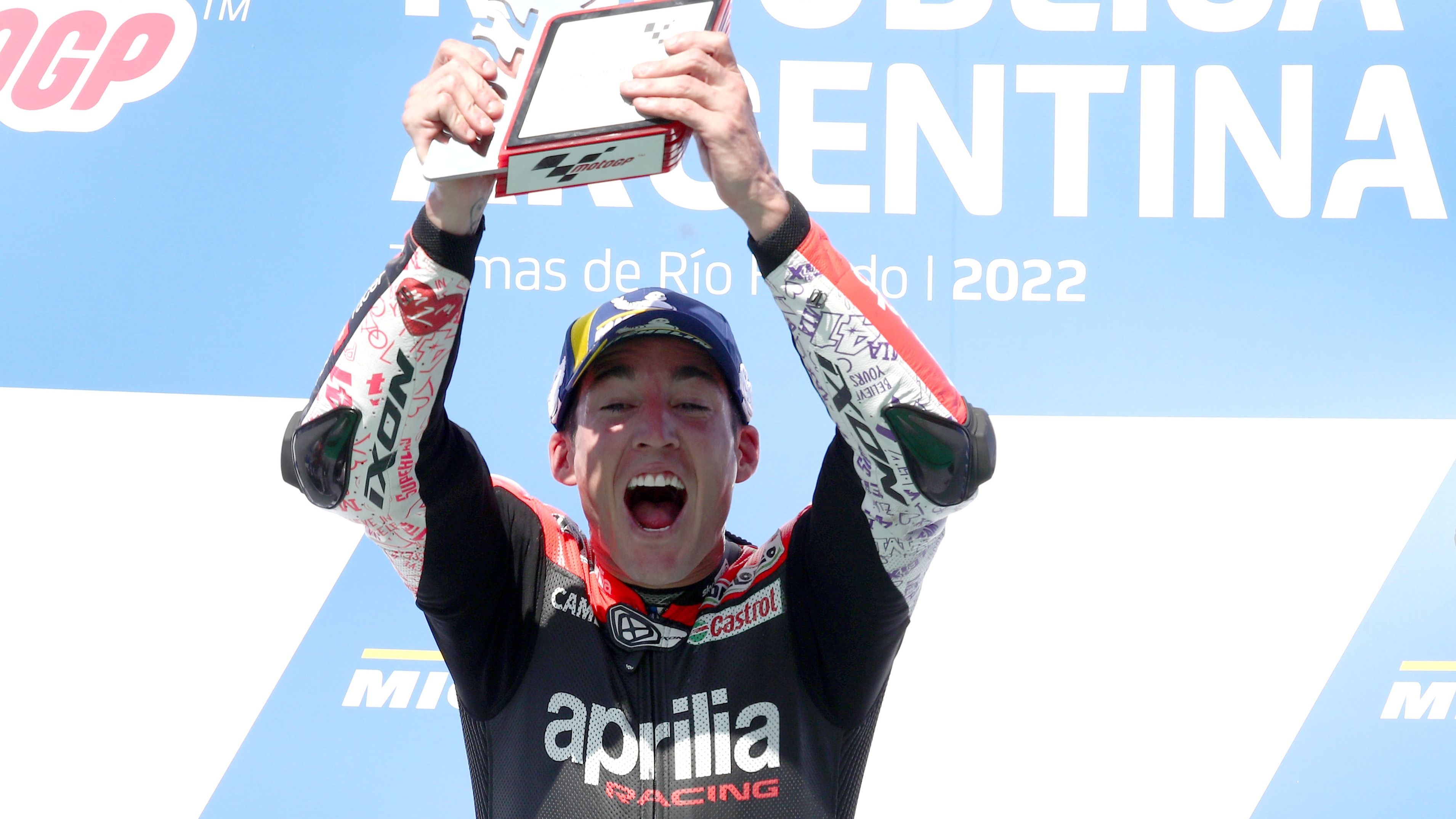 Aleix Espargaró en el podio de MotoGP Argentina 2022