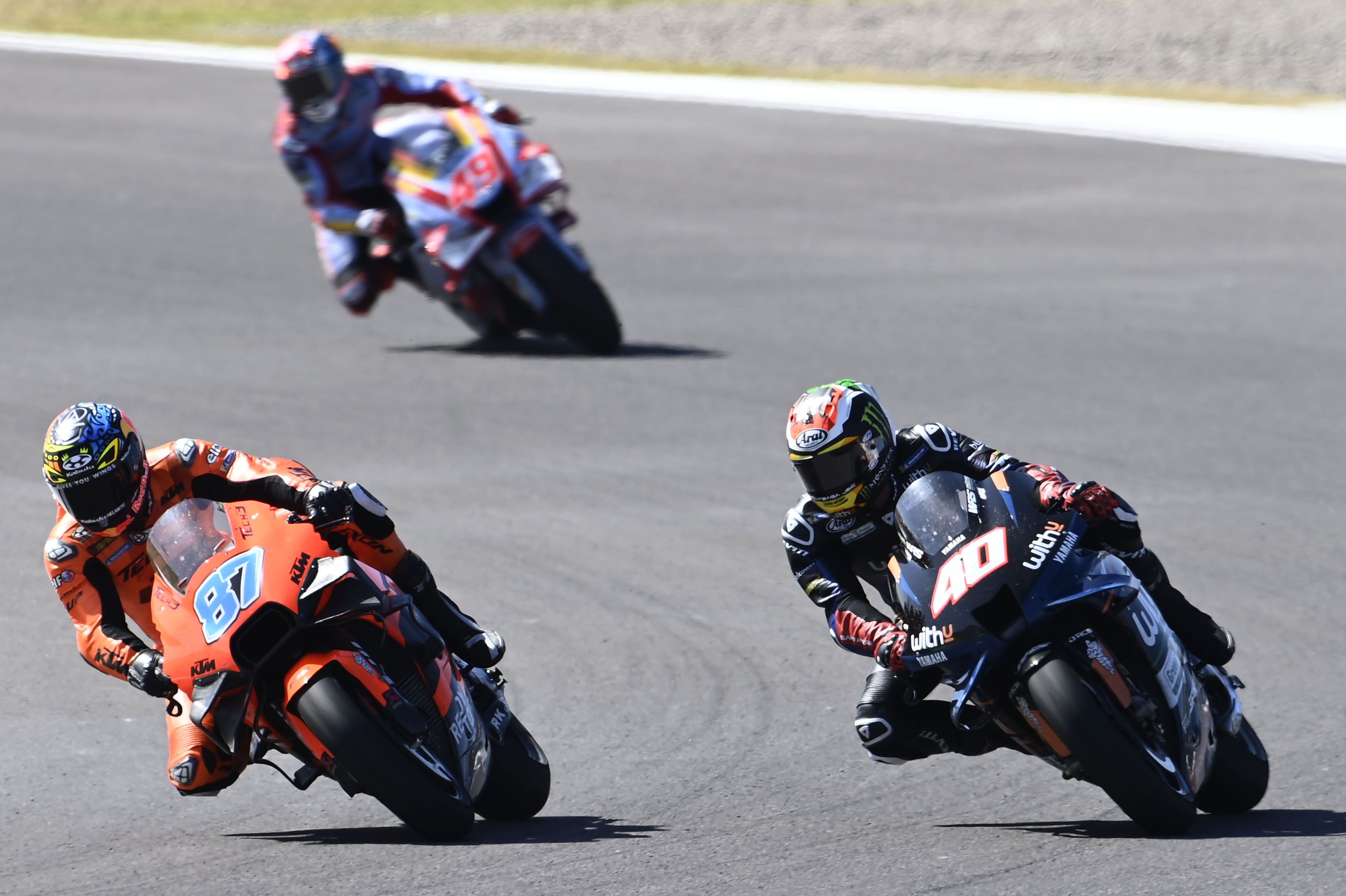 Remy Gardner rebasa a Darryn Binder, MotoGP Argentina 2022