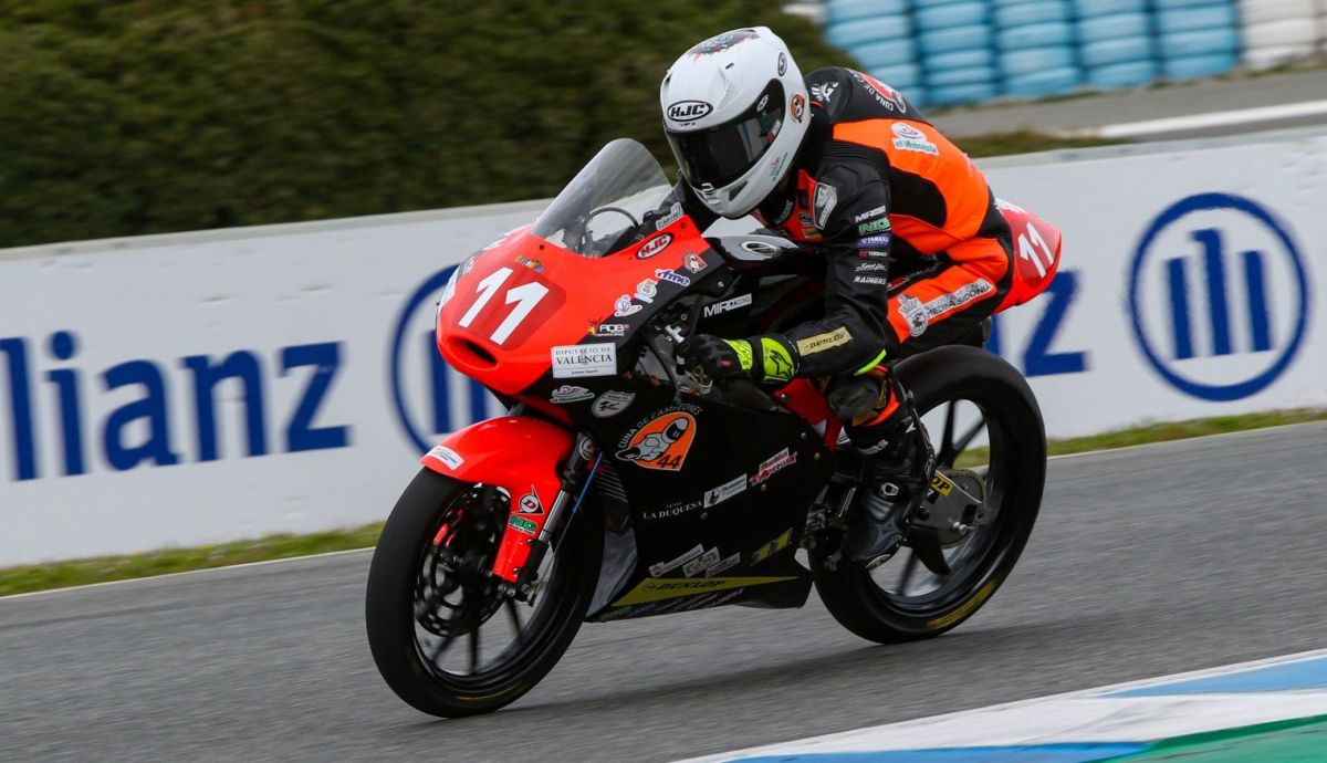 David González arrasó en las dos mangas de PreMoto3 en Jerez